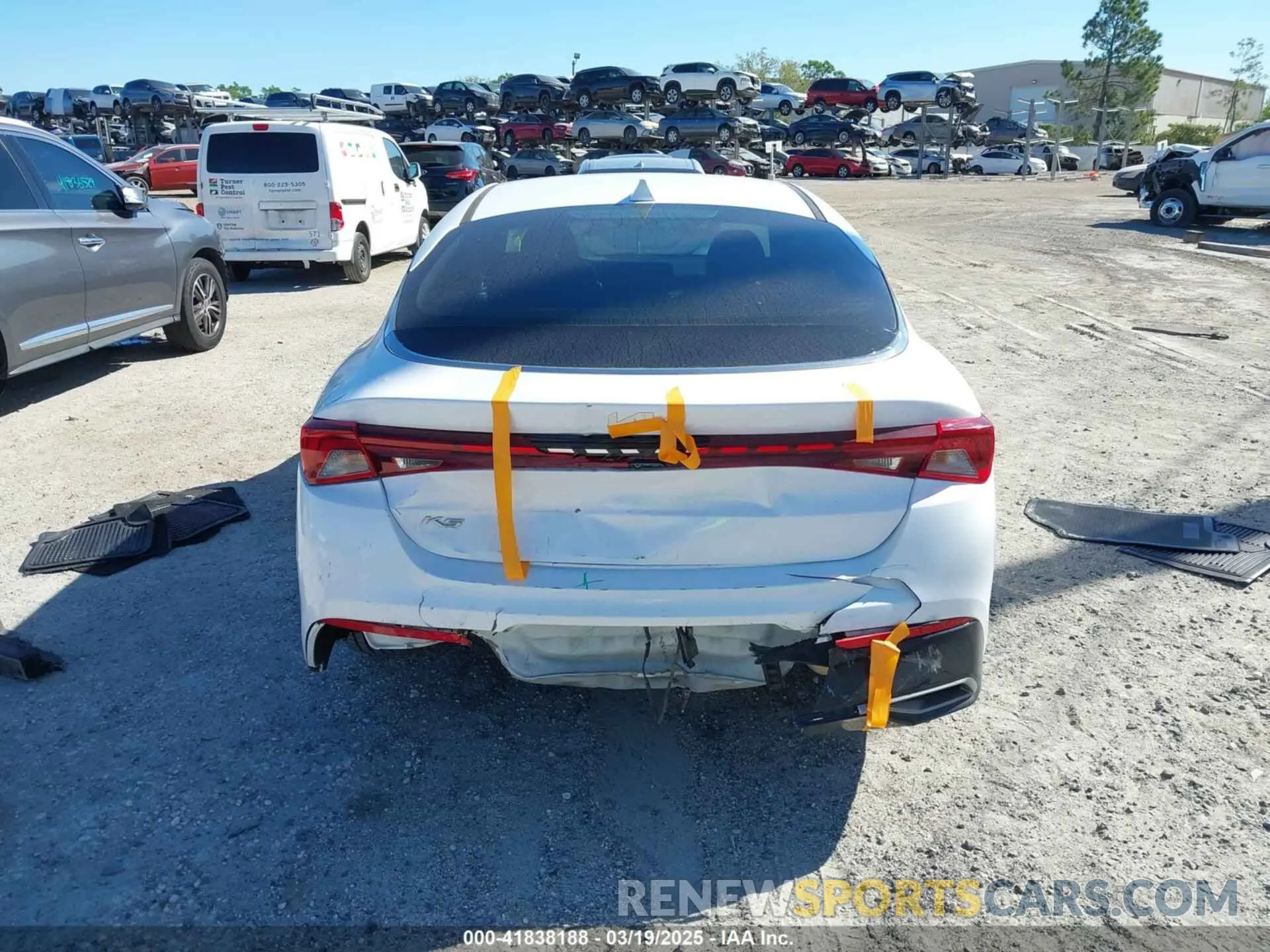 16 Photograph of a damaged car 5XXG14J23NG158485 KIA K5 2022
