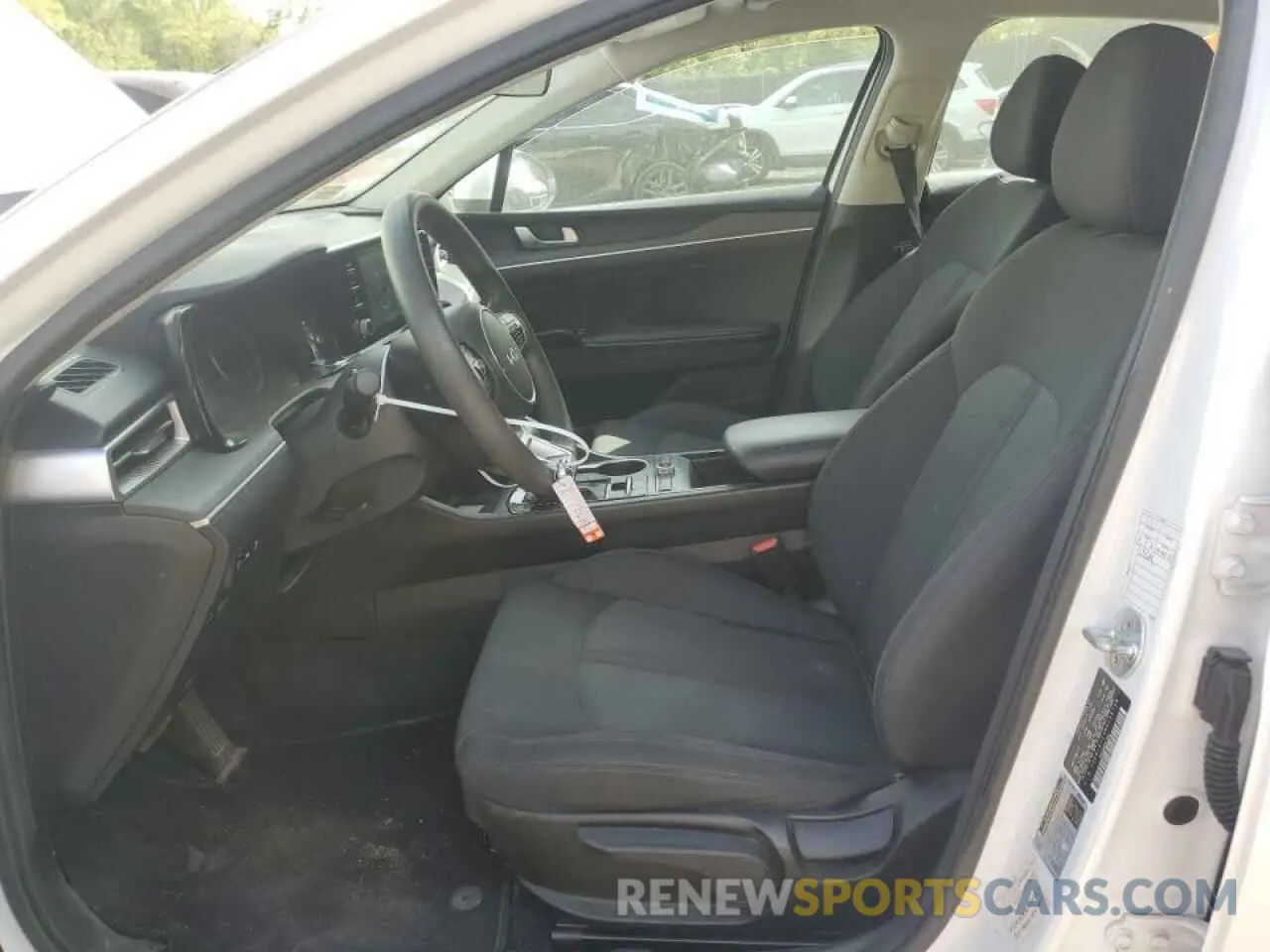 7 Photograph of a damaged car 5XXG14J23NG158759 KIA K5 2022