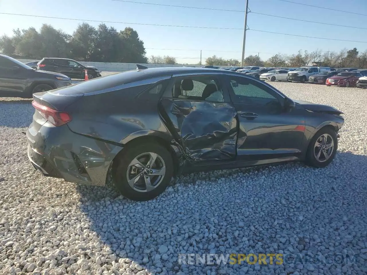 3 Photograph of a damaged car 5XXG14J24NG120599 KIA K5 2022