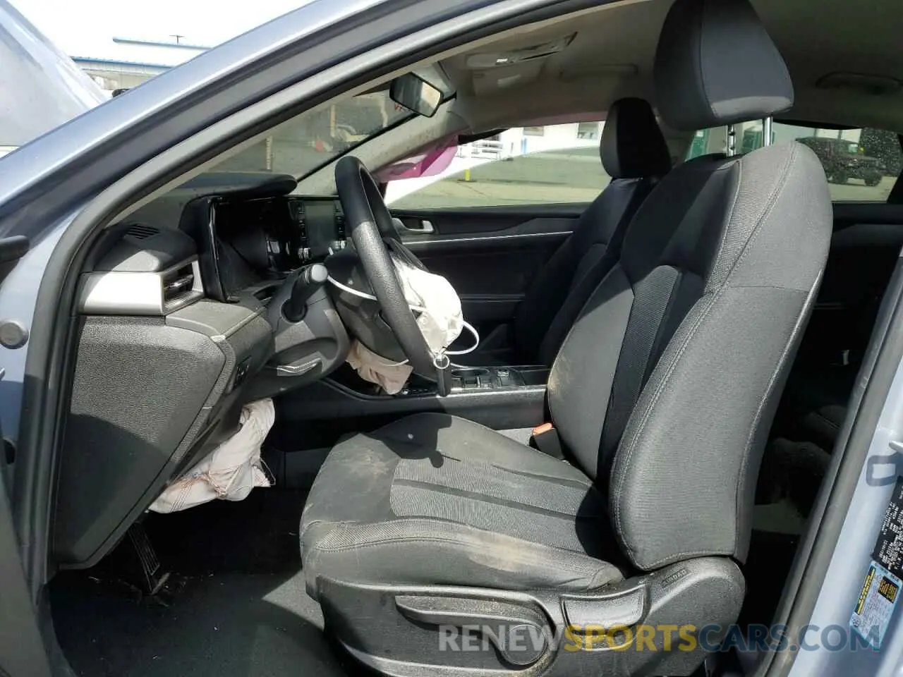 7 Photograph of a damaged car 5XXG14J24NG132185 KIA K5 2022