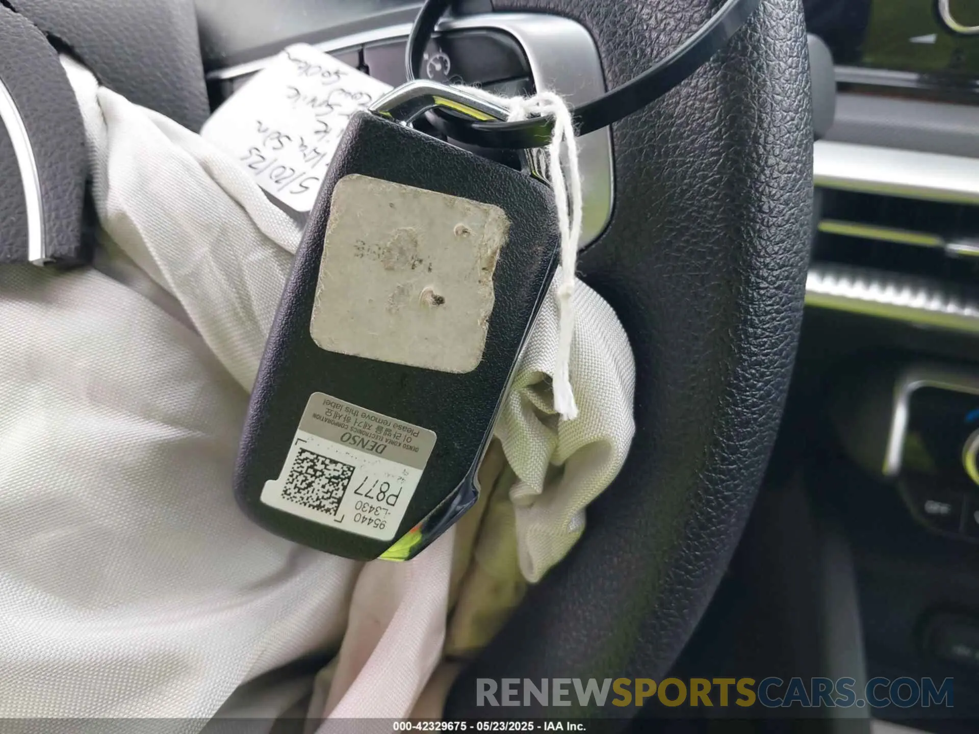 11 Photograph of a damaged car 5XXG14J24NG141596 KIA K5 2022