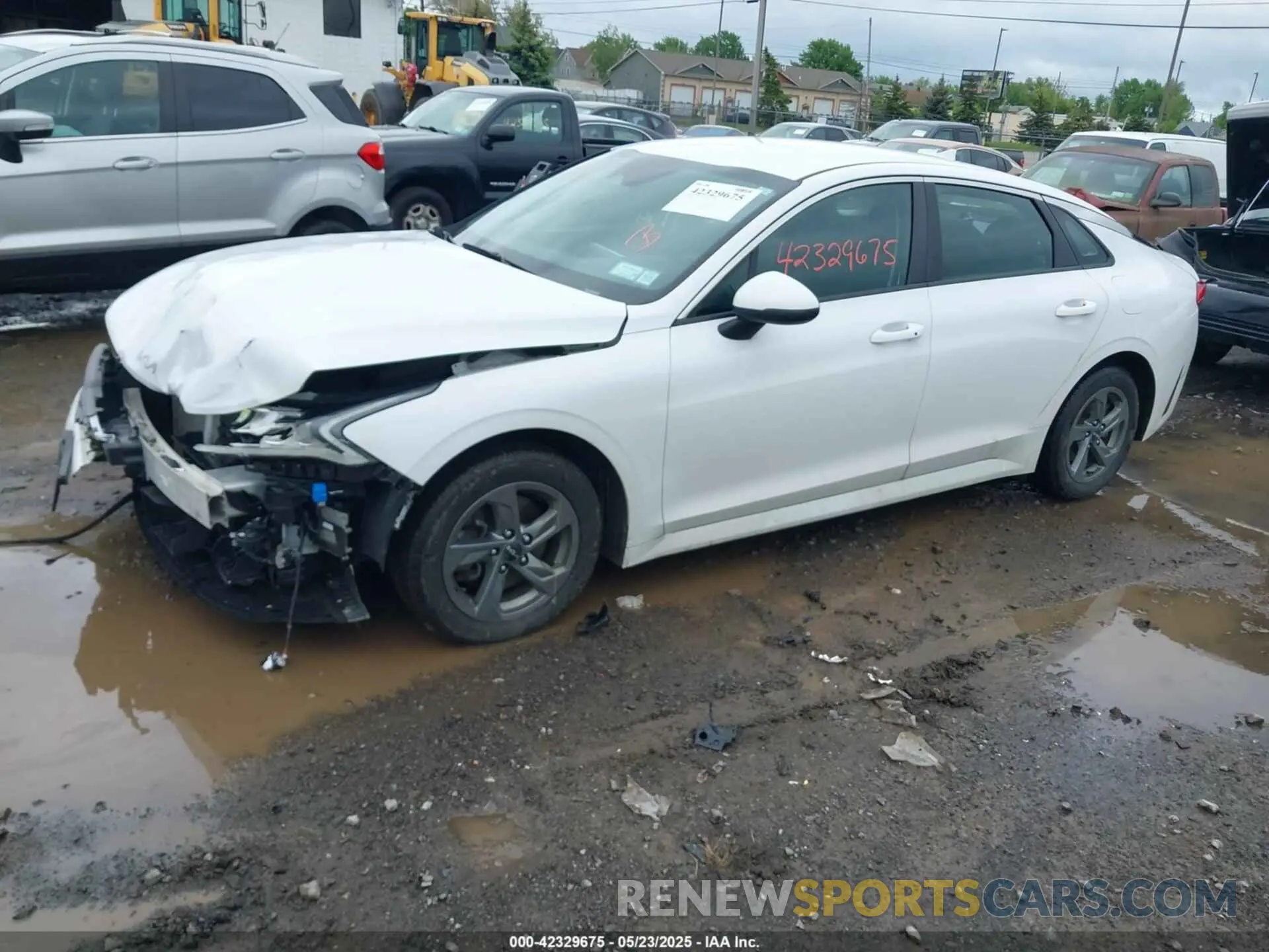 2 Photograph of a damaged car 5XXG14J24NG141596 KIA K5 2022