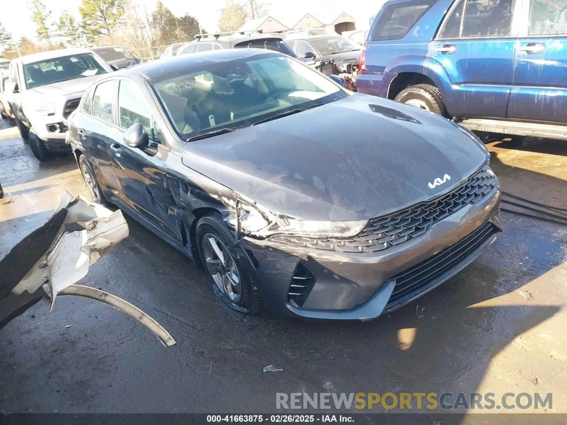 1 Photograph of a damaged car 5XXG14J24NG148726 KIA K5 2022