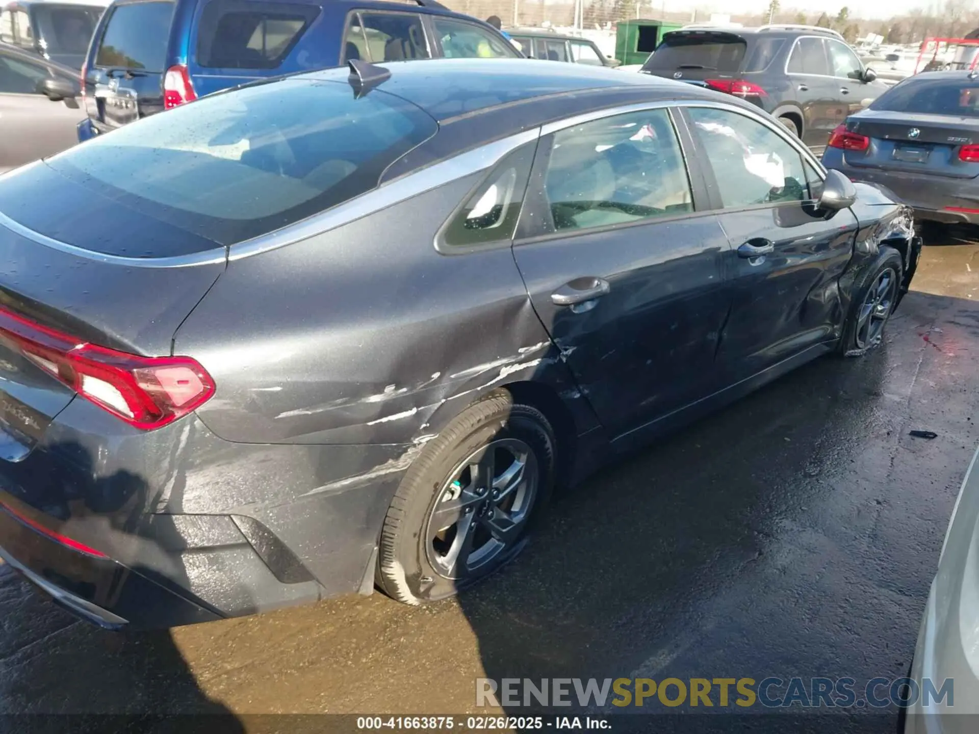 6 Photograph of a damaged car 5XXG14J24NG148726 KIA K5 2022