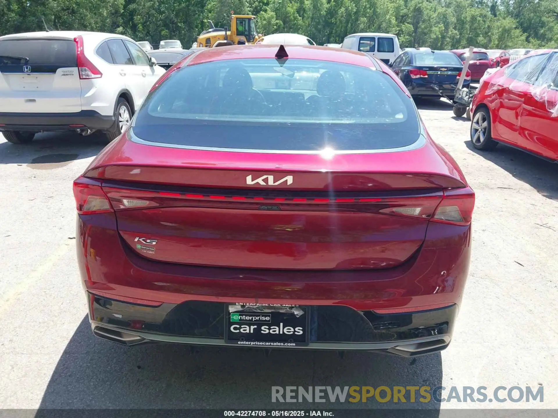 17 Photograph of a damaged car 5XXG14J25NG143020 KIA K5 2022