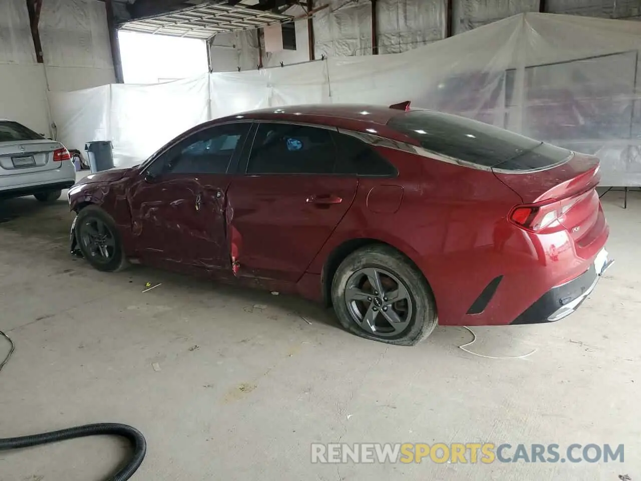 2 Photograph of a damaged car 5XXG14J25NG148377 KIA K5 2022