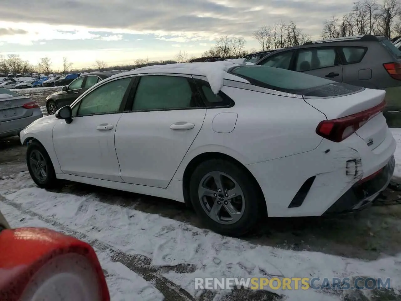 2 Photograph of a damaged car 5XXG14J26NG130972 KIA K5 2022