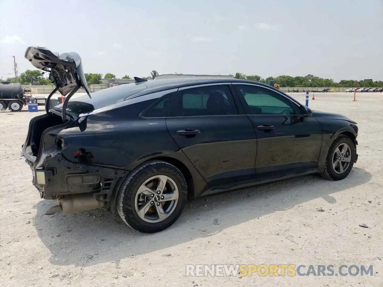 3 Photograph of a damaged car 5XXG14J27NG110844 KIA K5 2022
