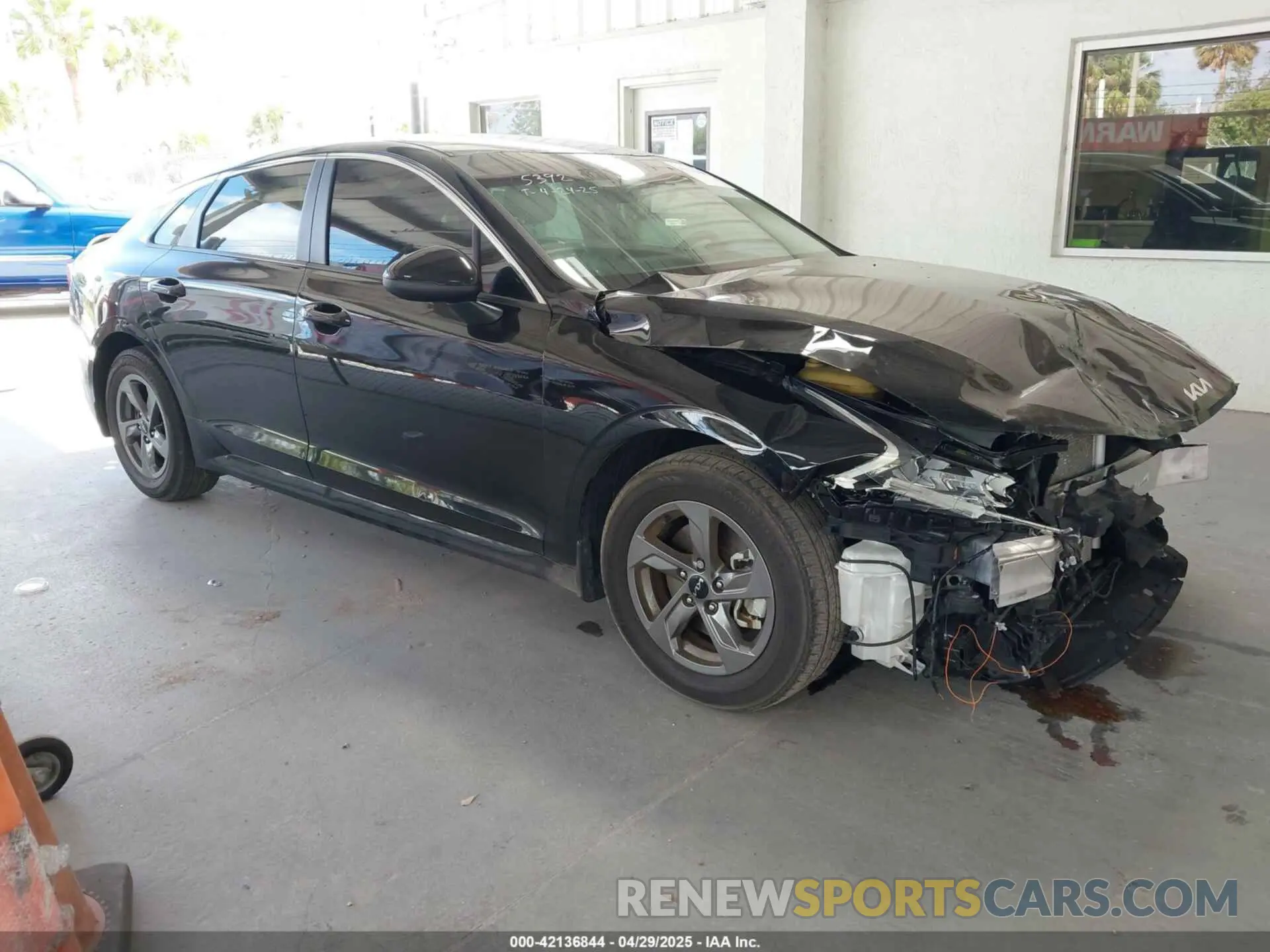 1 Photograph of a damaged car 5XXG14J28NG105572 KIA K5 2022