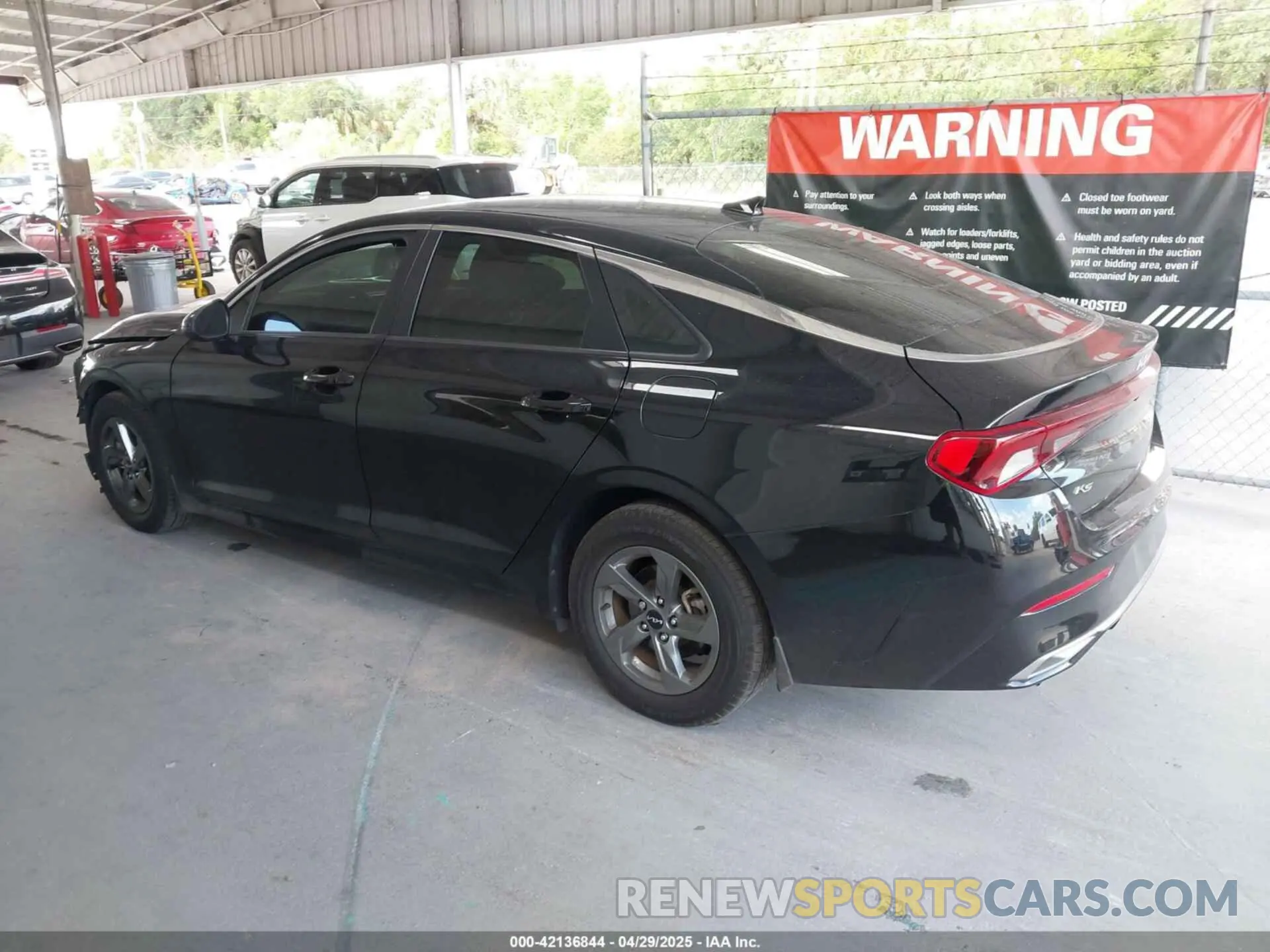 3 Photograph of a damaged car 5XXG14J28NG105572 KIA K5 2022