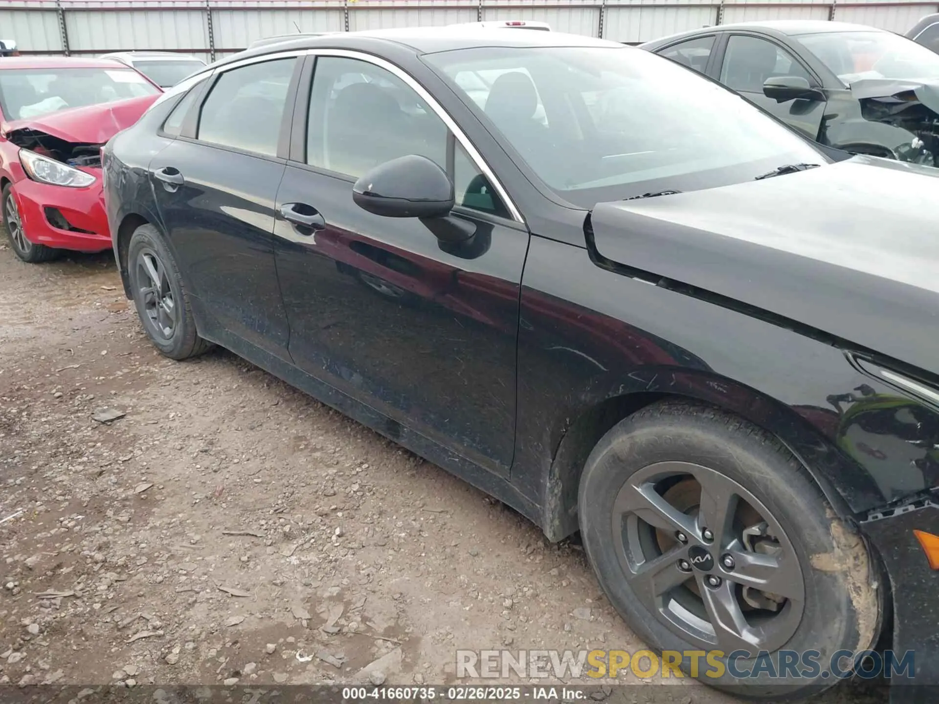 14 Photograph of a damaged car 5XXG14J28NG121187 KIA K5 2022