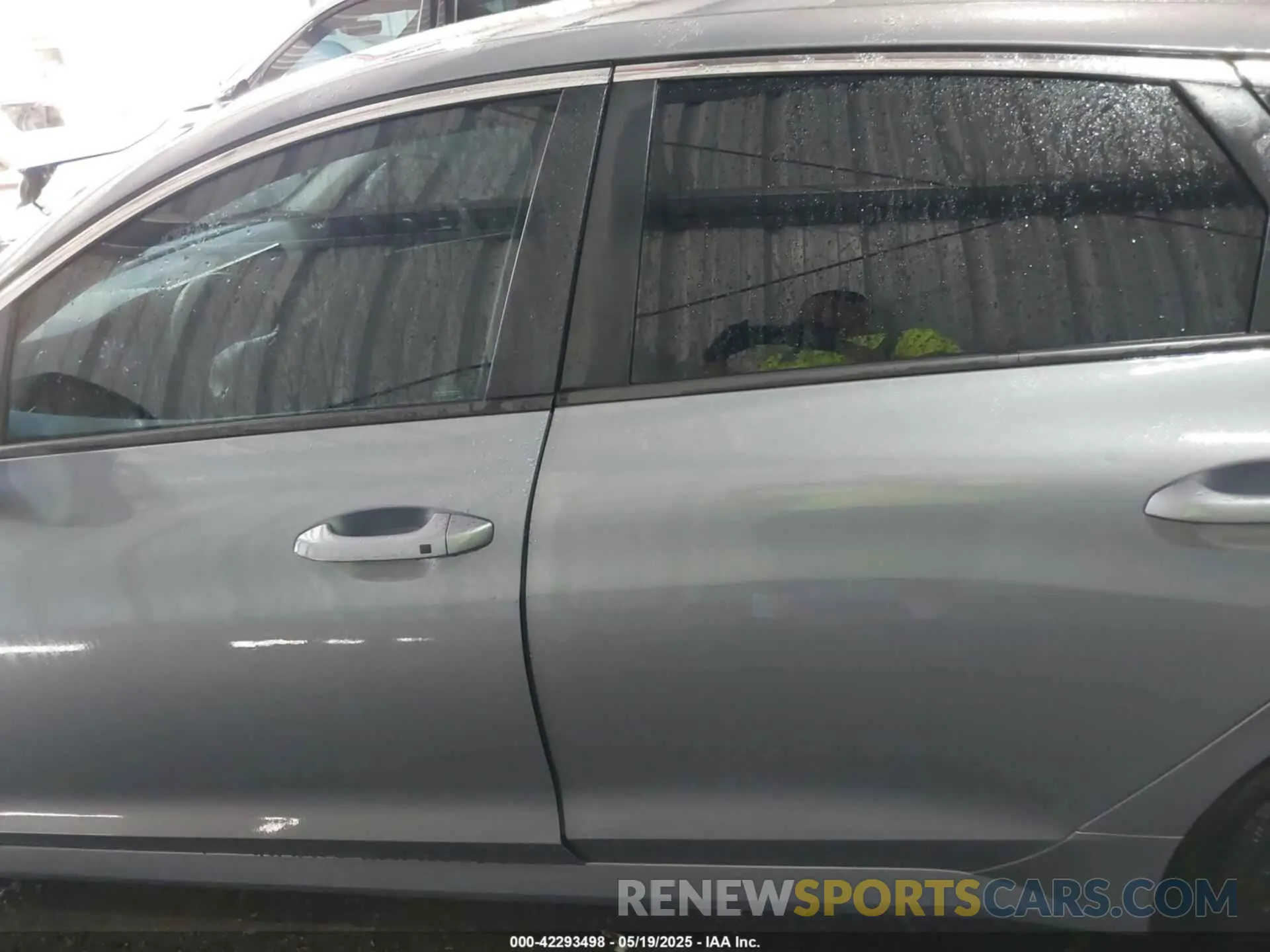 14 Photograph of a damaged car 5XXG14J29NG089592 KIA K5 2022