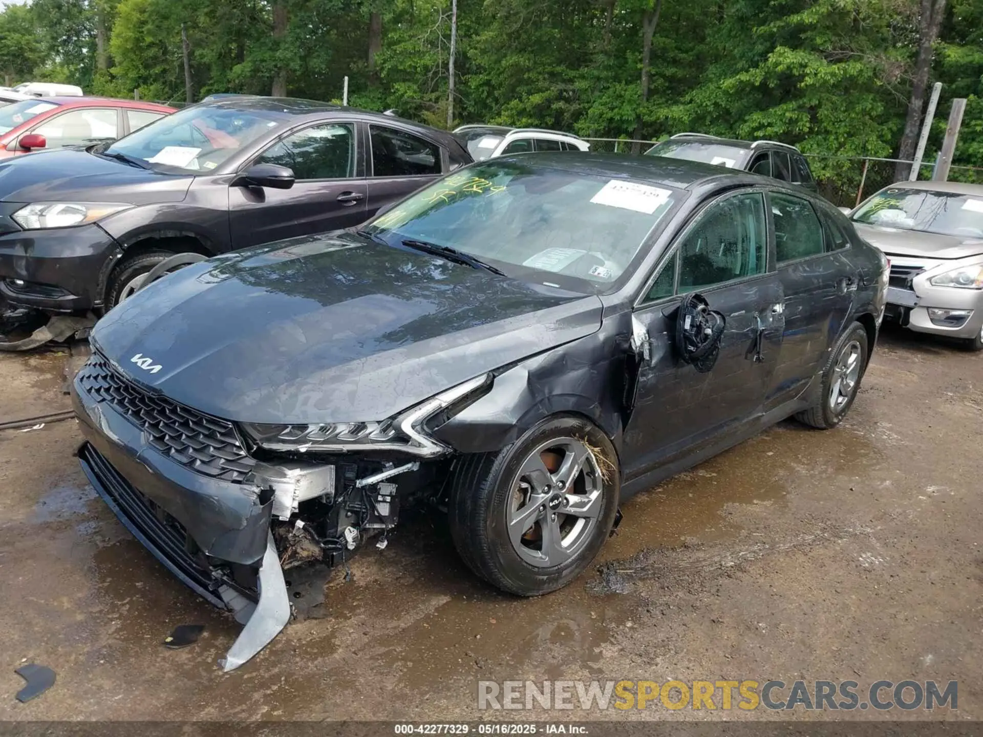 2 Photograph of a damaged car 5XXG14J29NG120064 KIA K5 2022