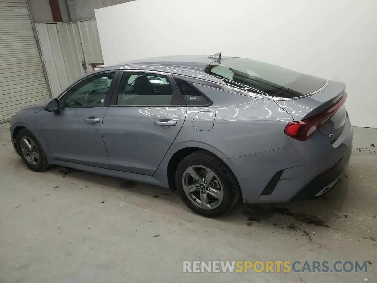 2 Photograph of a damaged car 5XXG14J29NG144400 KIA K5 2022