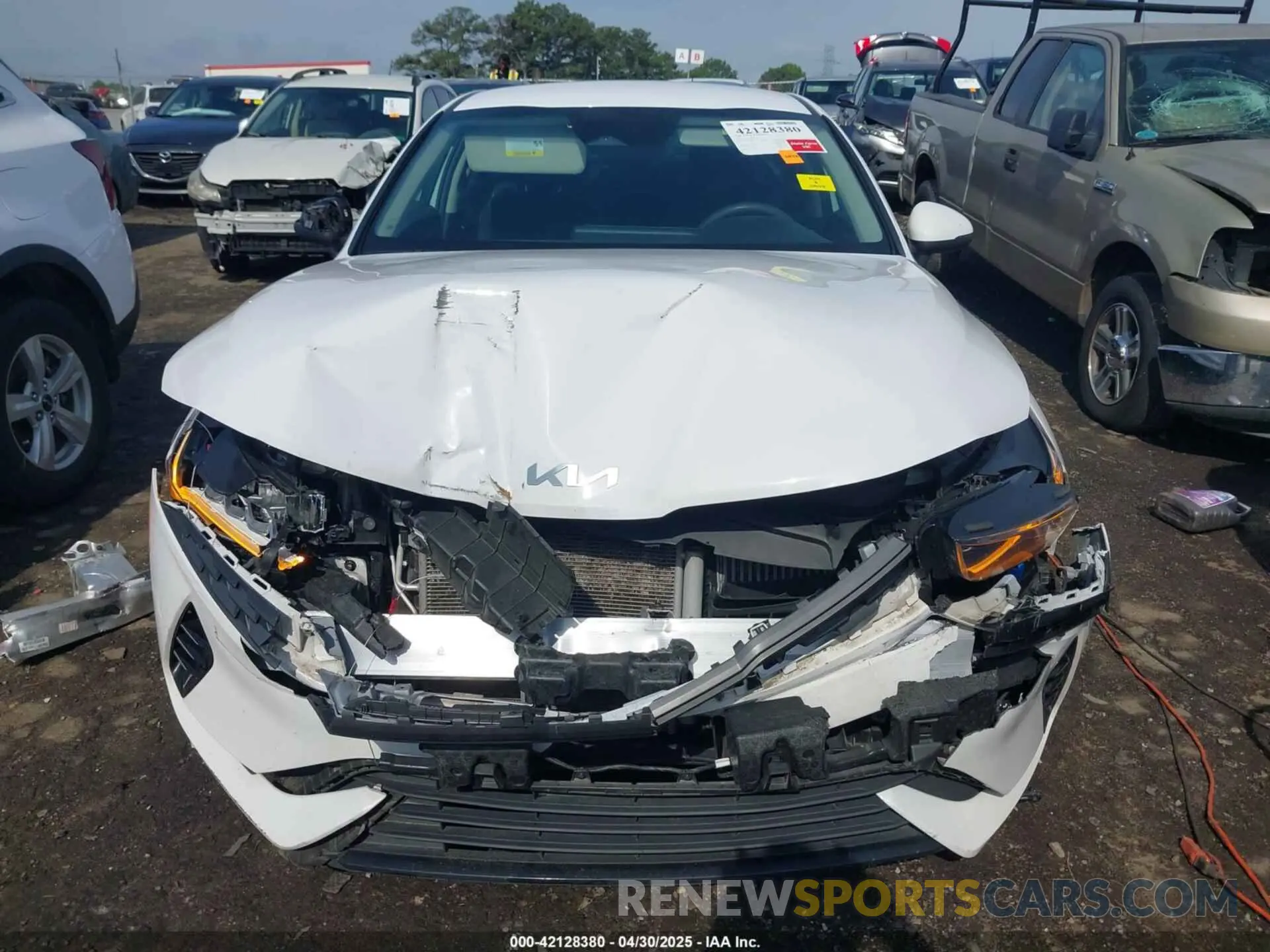 12 Photograph of a damaged car 5XXG14J29NG144624 KIA K5 2022