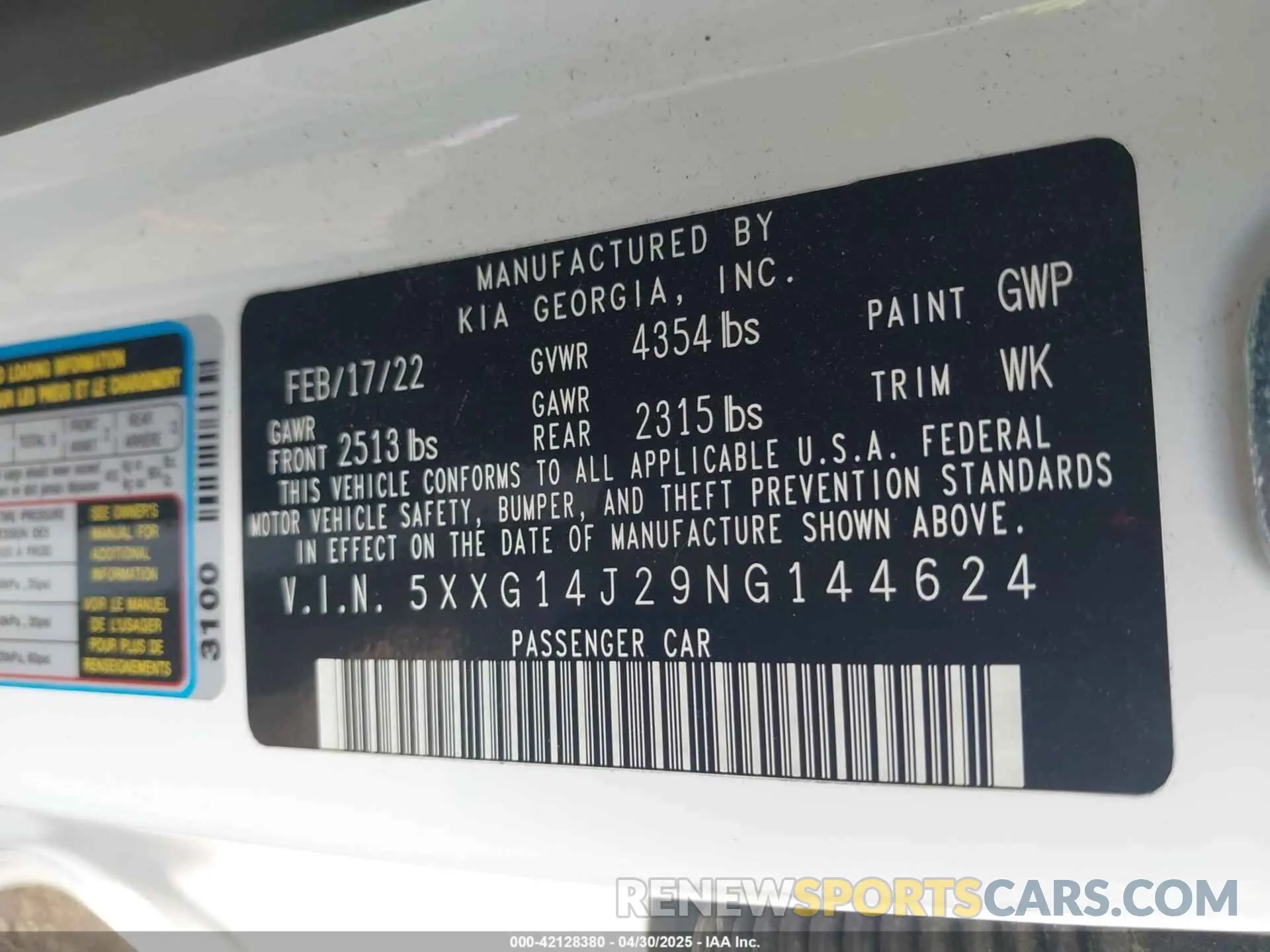 9 Photograph of a damaged car 5XXG14J29NG144624 KIA K5 2022