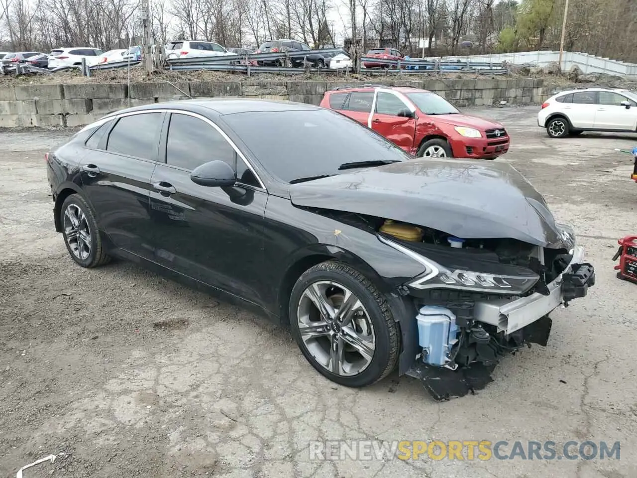 4 Photograph of a damaged car 5XXG14J29NG160628 KIA K5 2022