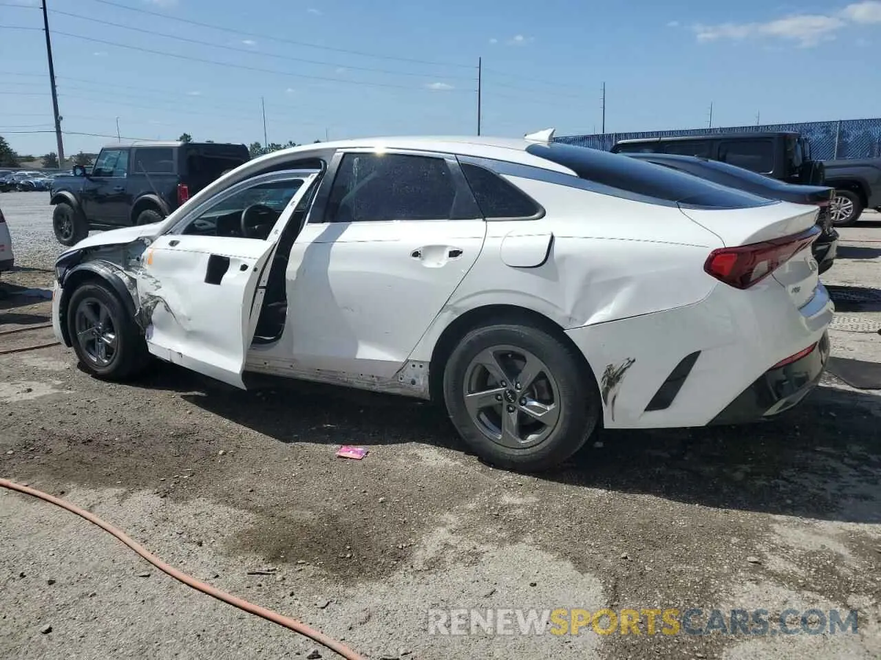 2 Photograph of a damaged car 5XXG14J2XNG085440 KIA K5 2022