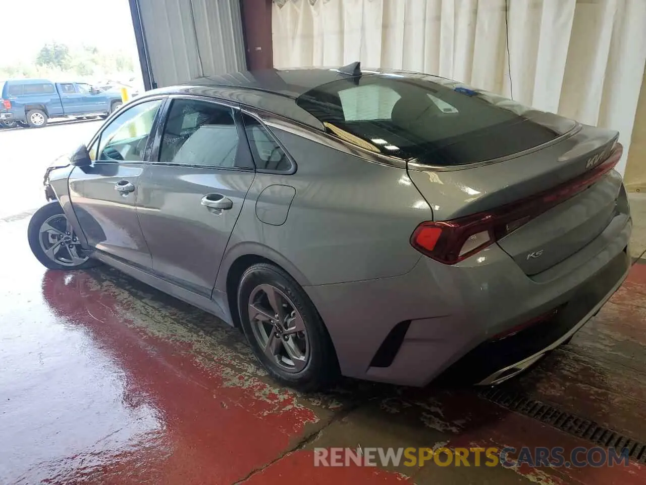 2 Photograph of a damaged car 5XXG14J2XNG146107 KIA K5 2022