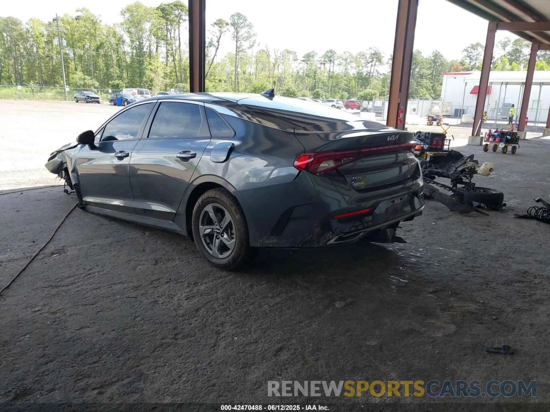 3 Photograph of a damaged car 5XXG14J2XNG158645 KIA K5 2022