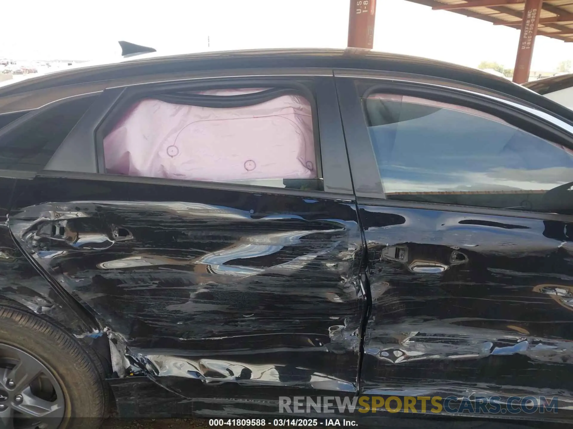 6 Photograph of a damaged car 5XXG24J21NG163696 KIA K5 2022