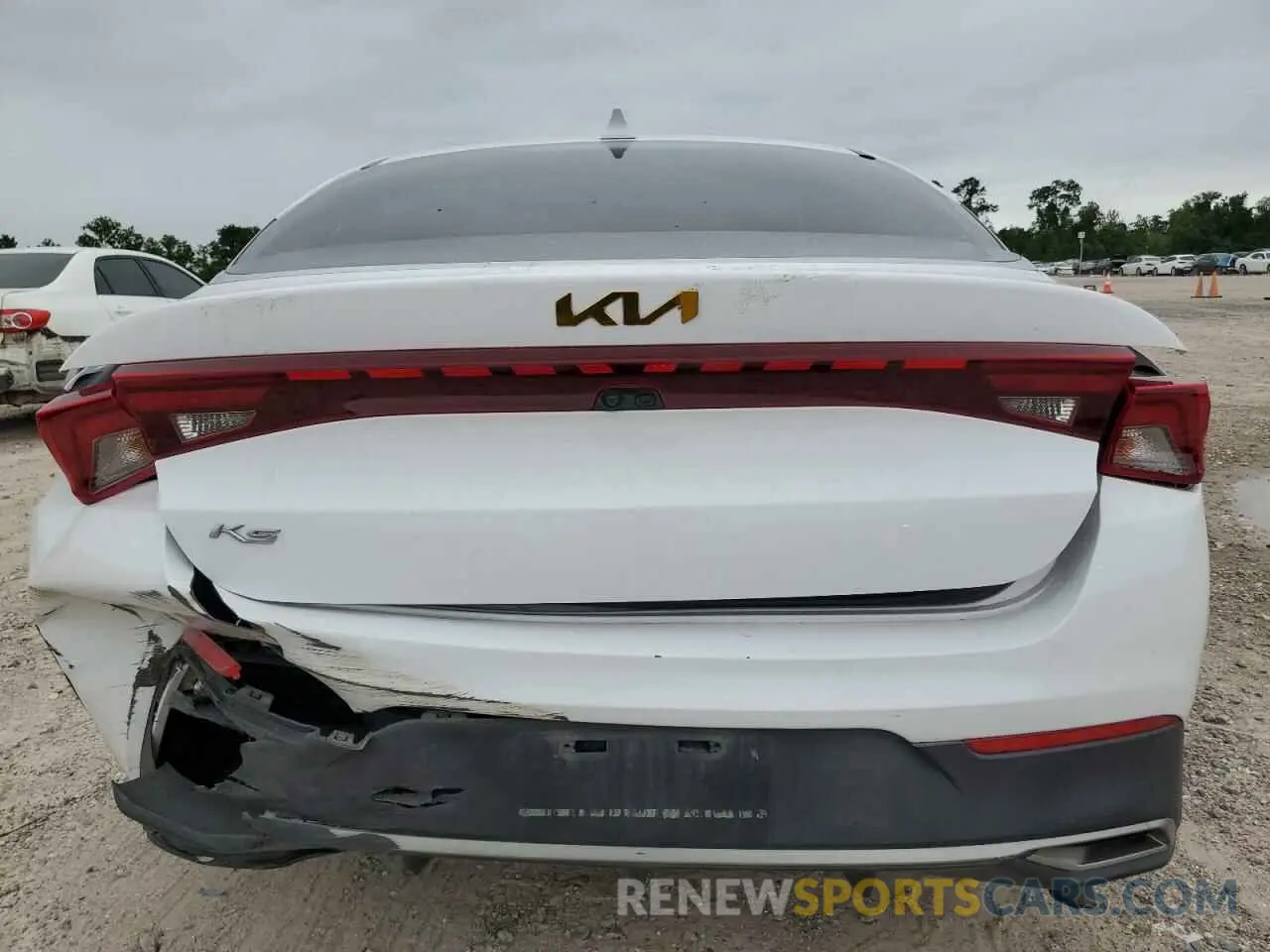 6 Photograph of a damaged car 5XXG24J22NG107752 KIA K5 2022