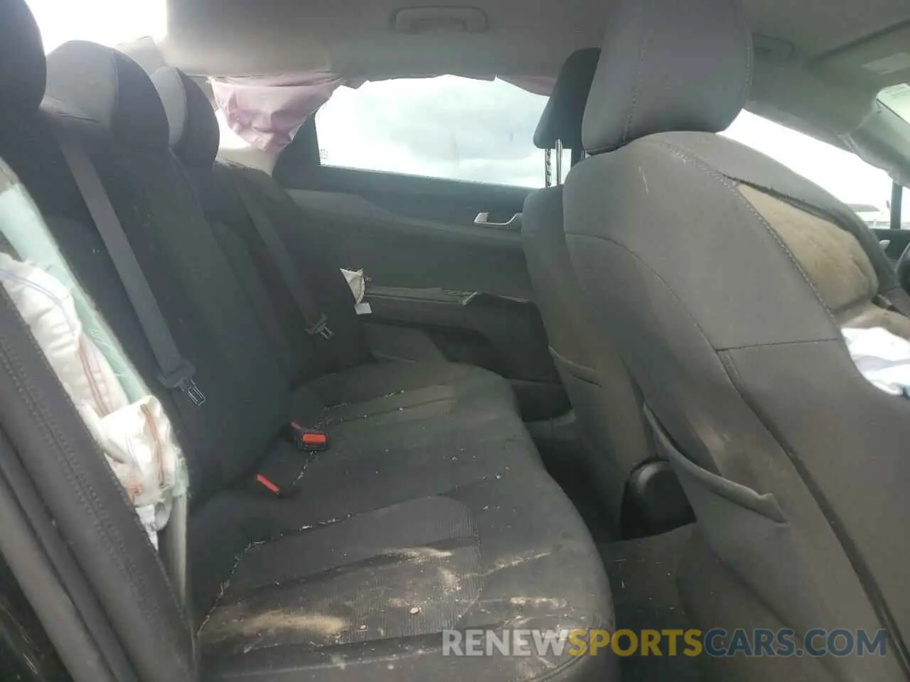 11 Photograph of a damaged car 5XXG24J22NG126771 KIA K5 2022