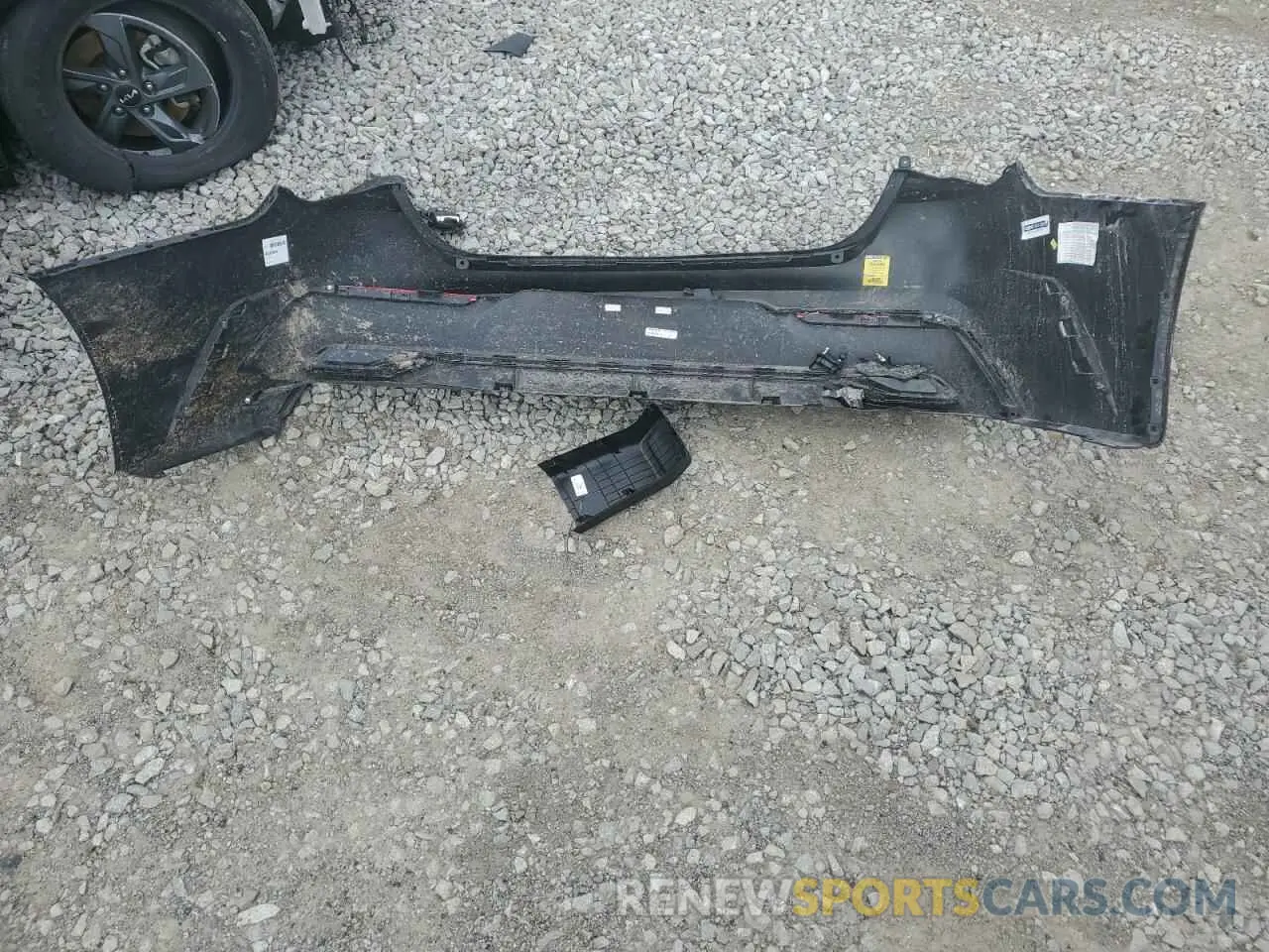 14 Photograph of a damaged car 5XXG24J22NG126771 KIA K5 2022