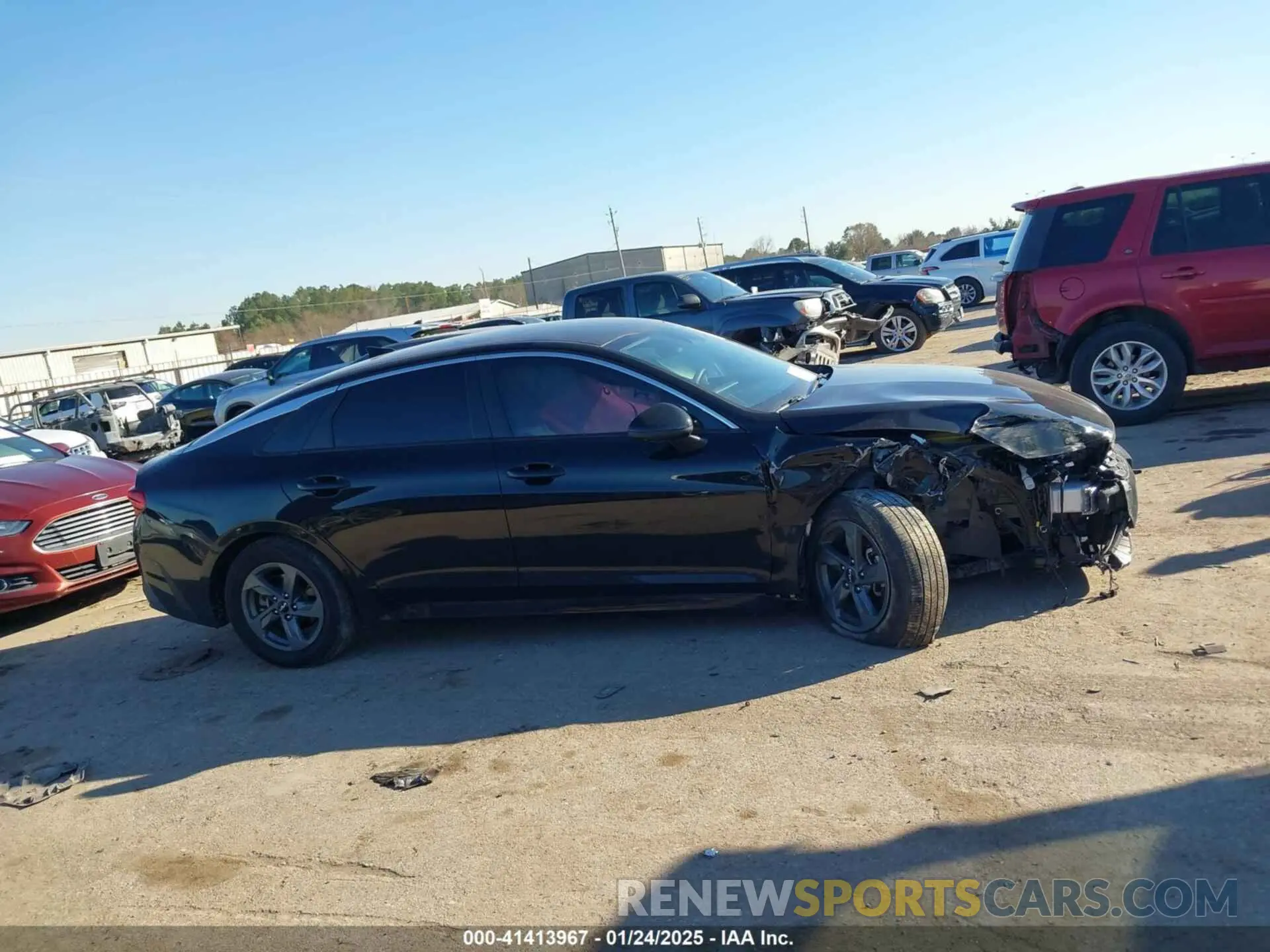 12 Photograph of a damaged car 5XXG24J23NG123927 KIA K5 2022