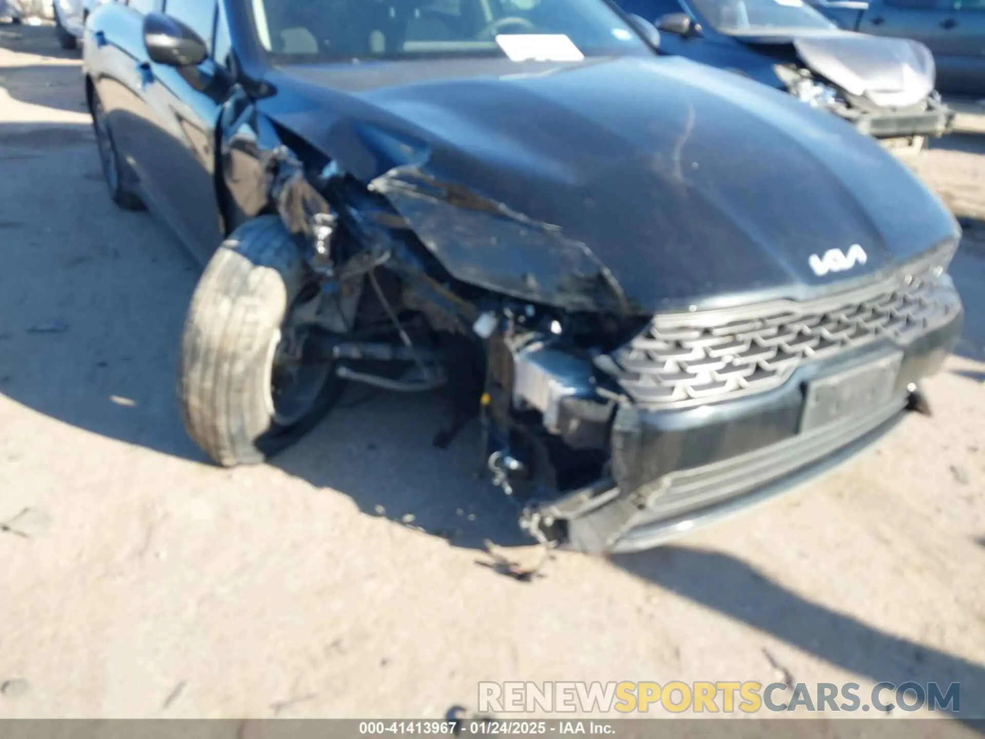 6 Photograph of a damaged car 5XXG24J23NG123927 KIA K5 2022