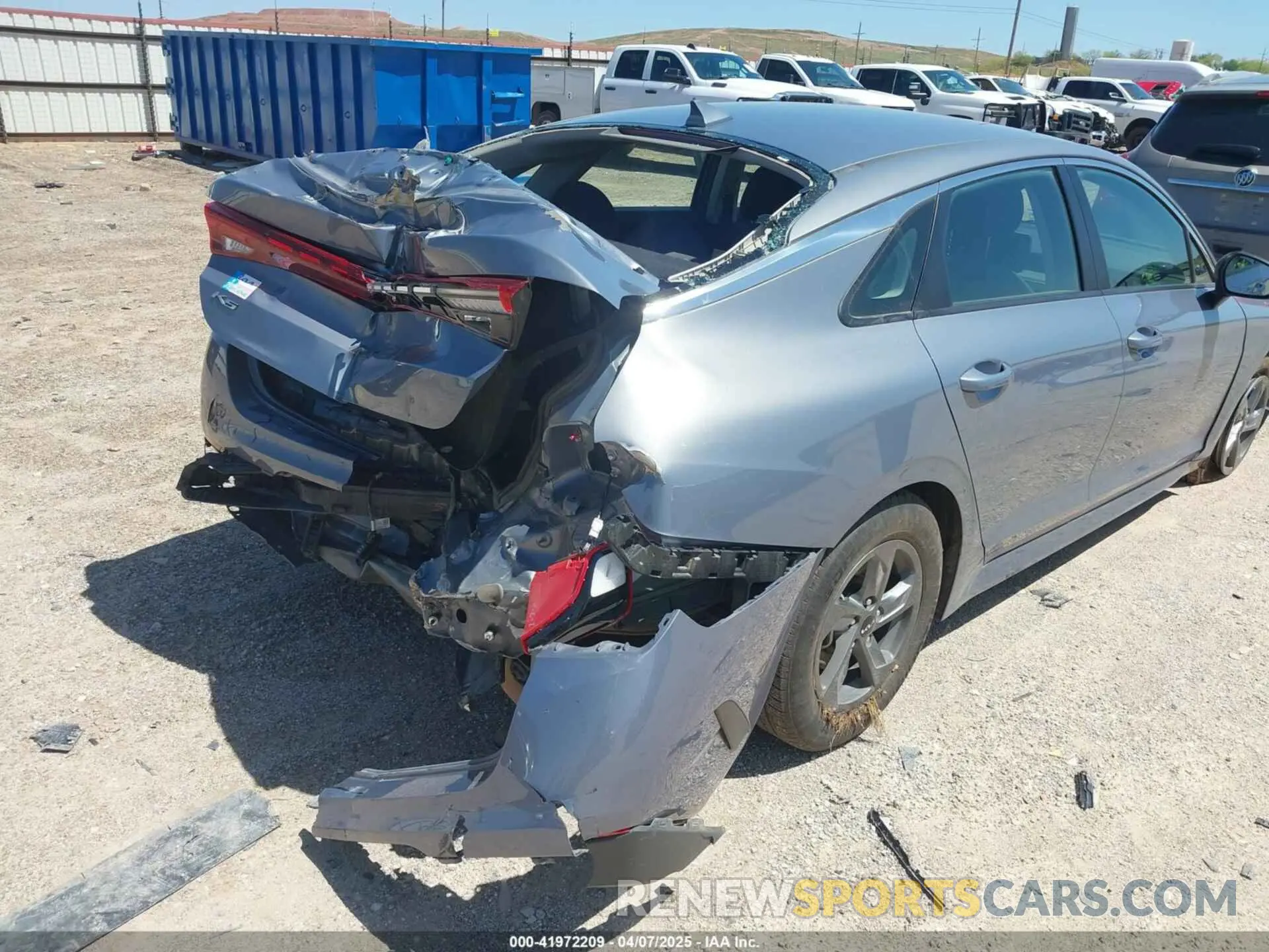 18 Photograph of a damaged car 5XXG24J24NG154765 KIA K5 2022