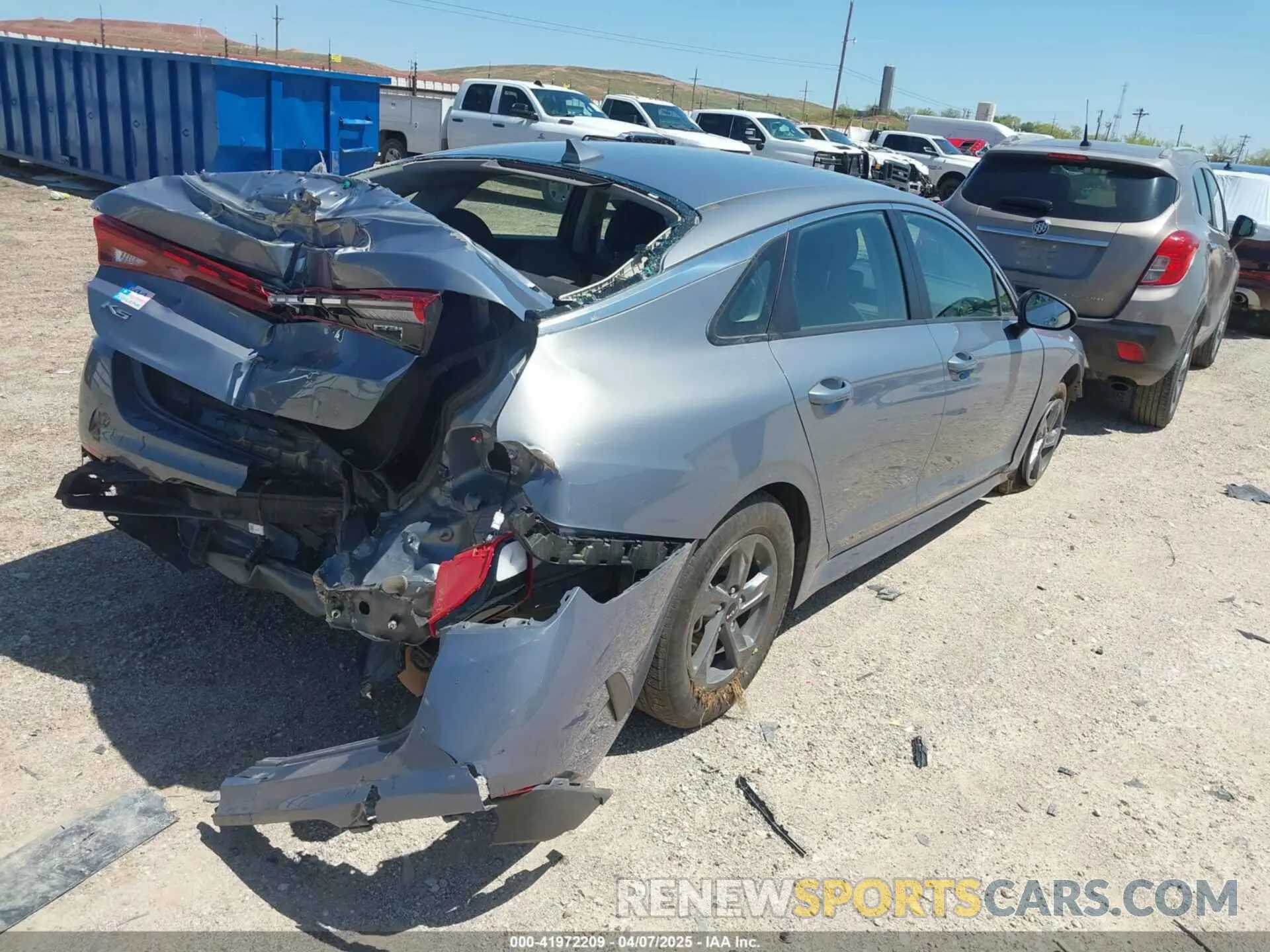 4 Photograph of a damaged car 5XXG24J24NG154765 KIA K5 2022