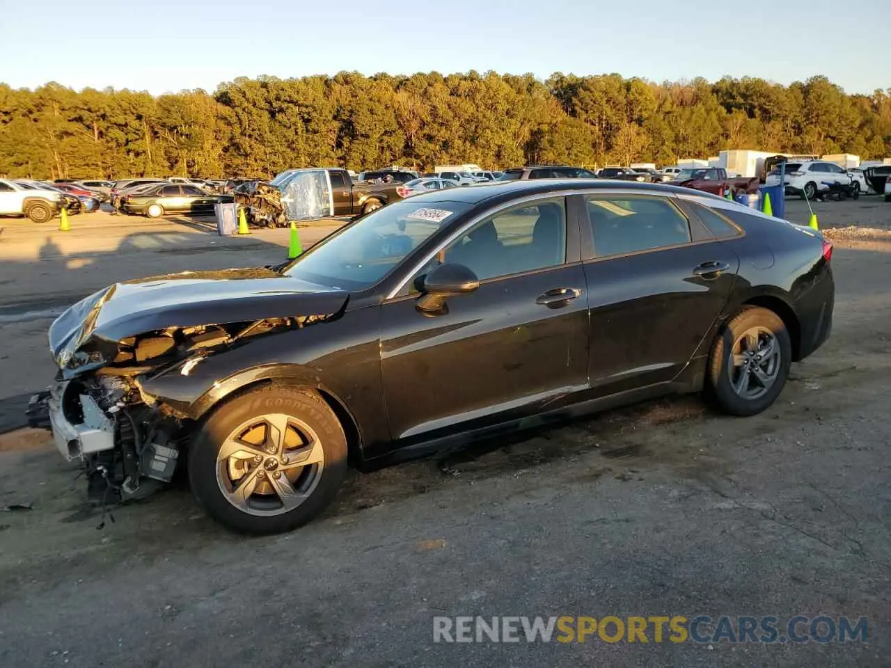 1 Photograph of a damaged car 5XXG24J26NG100187 KIA K5 2022