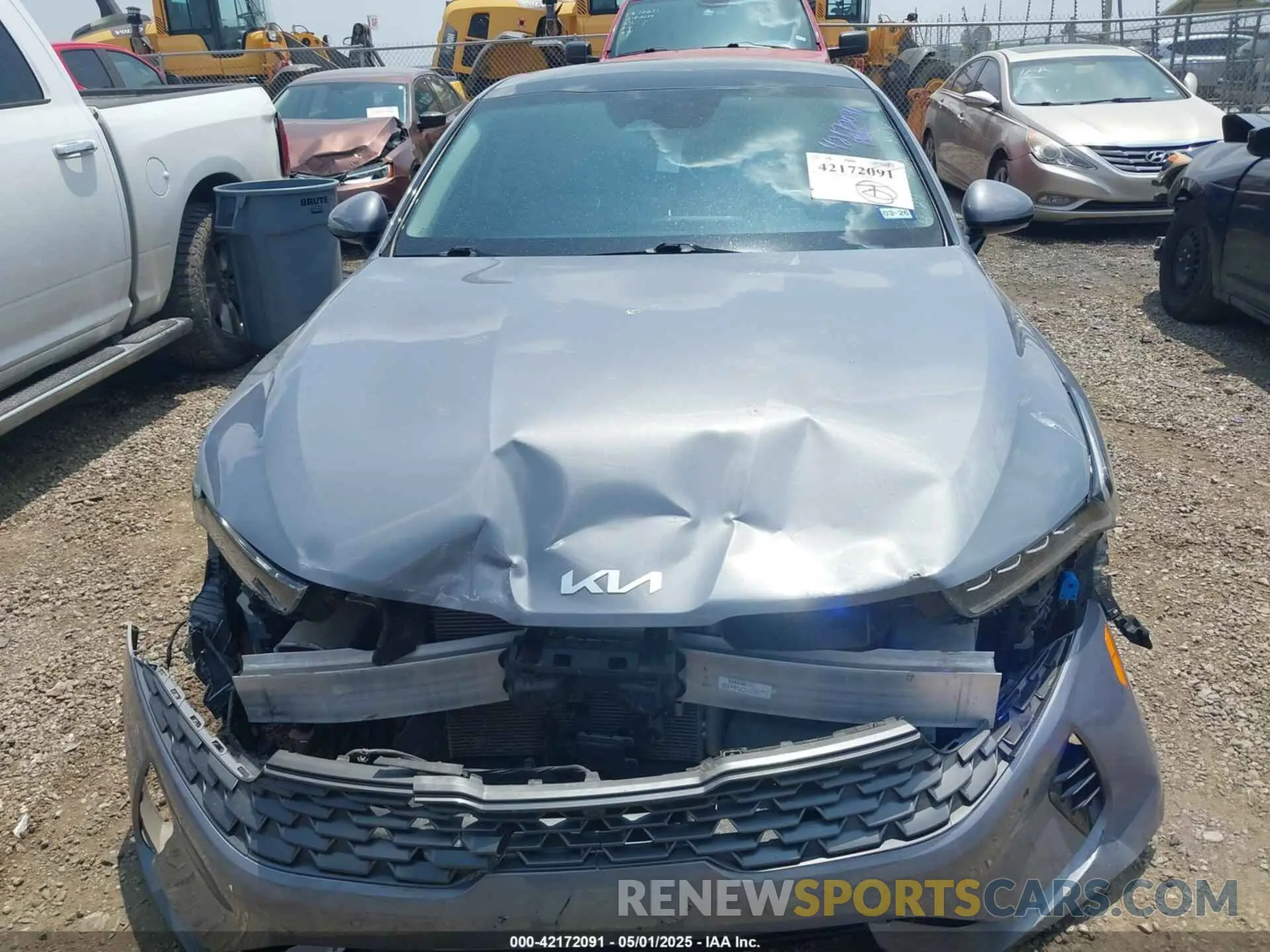 12 Photograph of a damaged car 5XXG34J21NG151822 KIA K5 2022