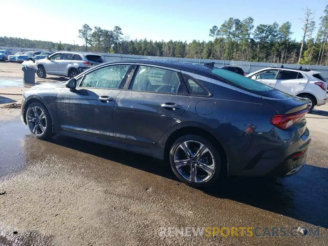 2 Photograph of a damaged car 5XXG34J25NG161298 KIA K5 2022