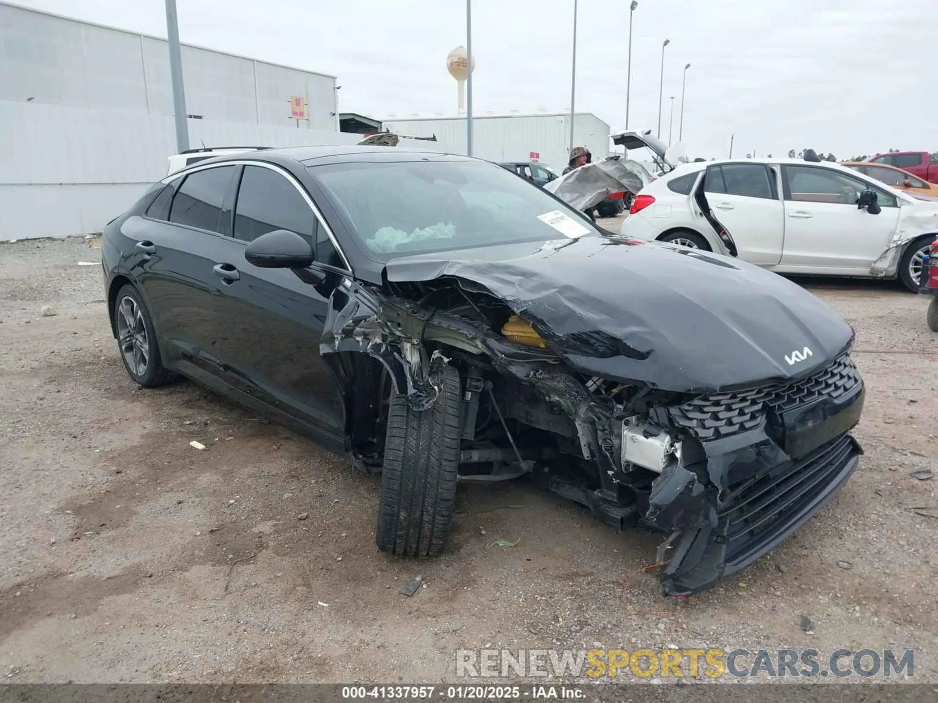 1 Photograph of a damaged car 5XXG34J28NG089755 KIA K5 2022
