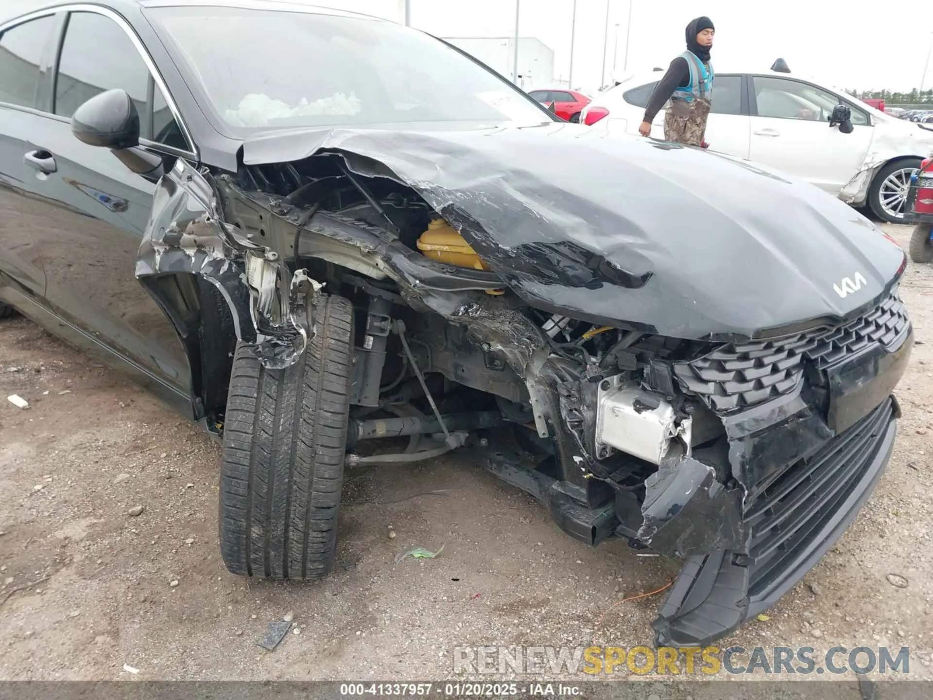 6 Photograph of a damaged car 5XXG34J28NG089755 KIA K5 2022