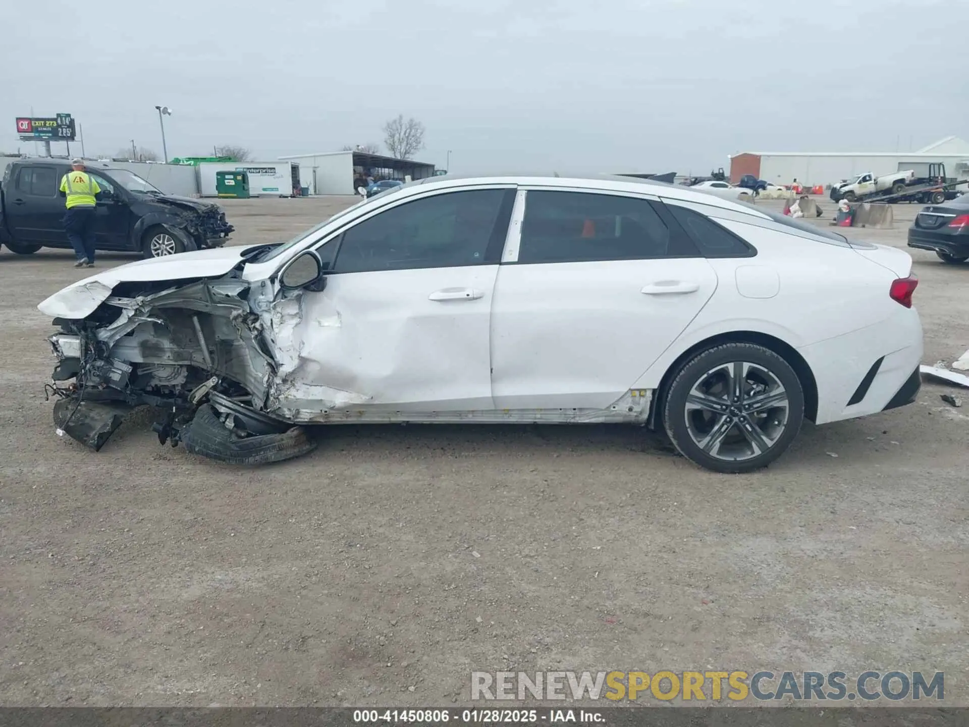 15 Photograph of a damaged car 5XXG34J28NG123726 KIA K5 2022
