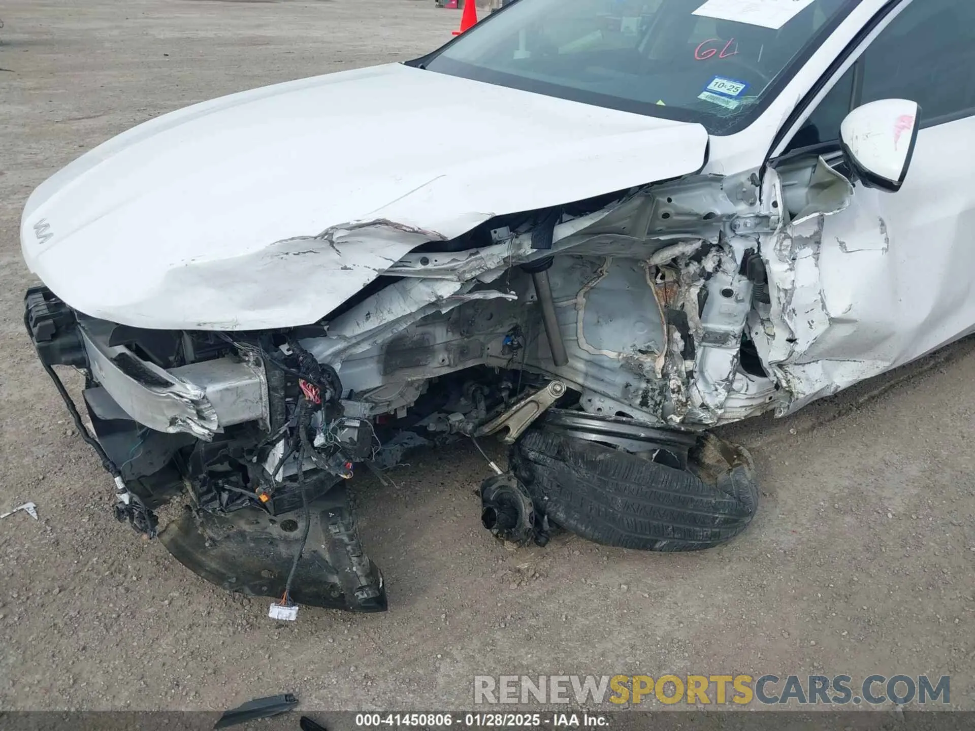 6 Photograph of a damaged car 5XXG34J28NG123726 KIA K5 2022