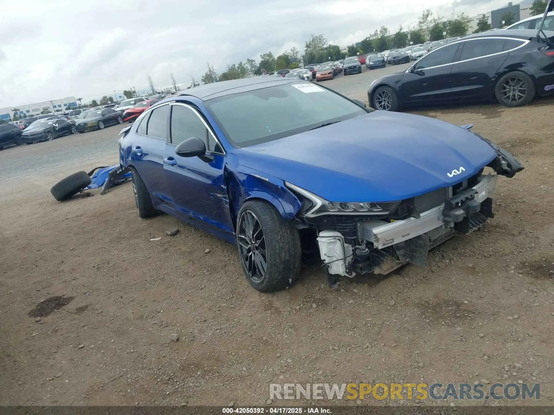 1 Photograph of a damaged car 5XXG44J85NG094395 KIA K5 2022