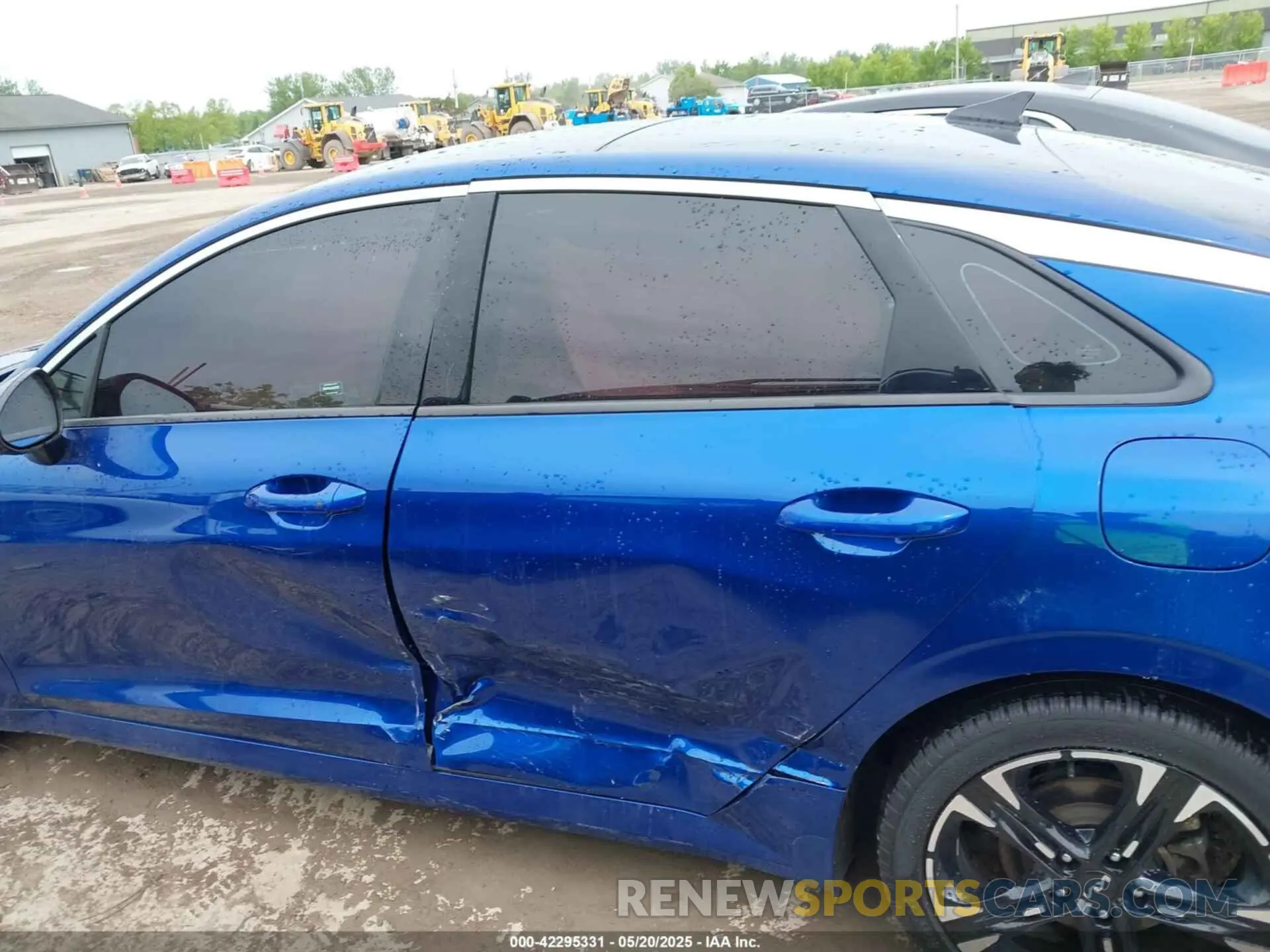 14 Photograph of a damaged car 5XXG64J20NG099719 KIA K5 2022