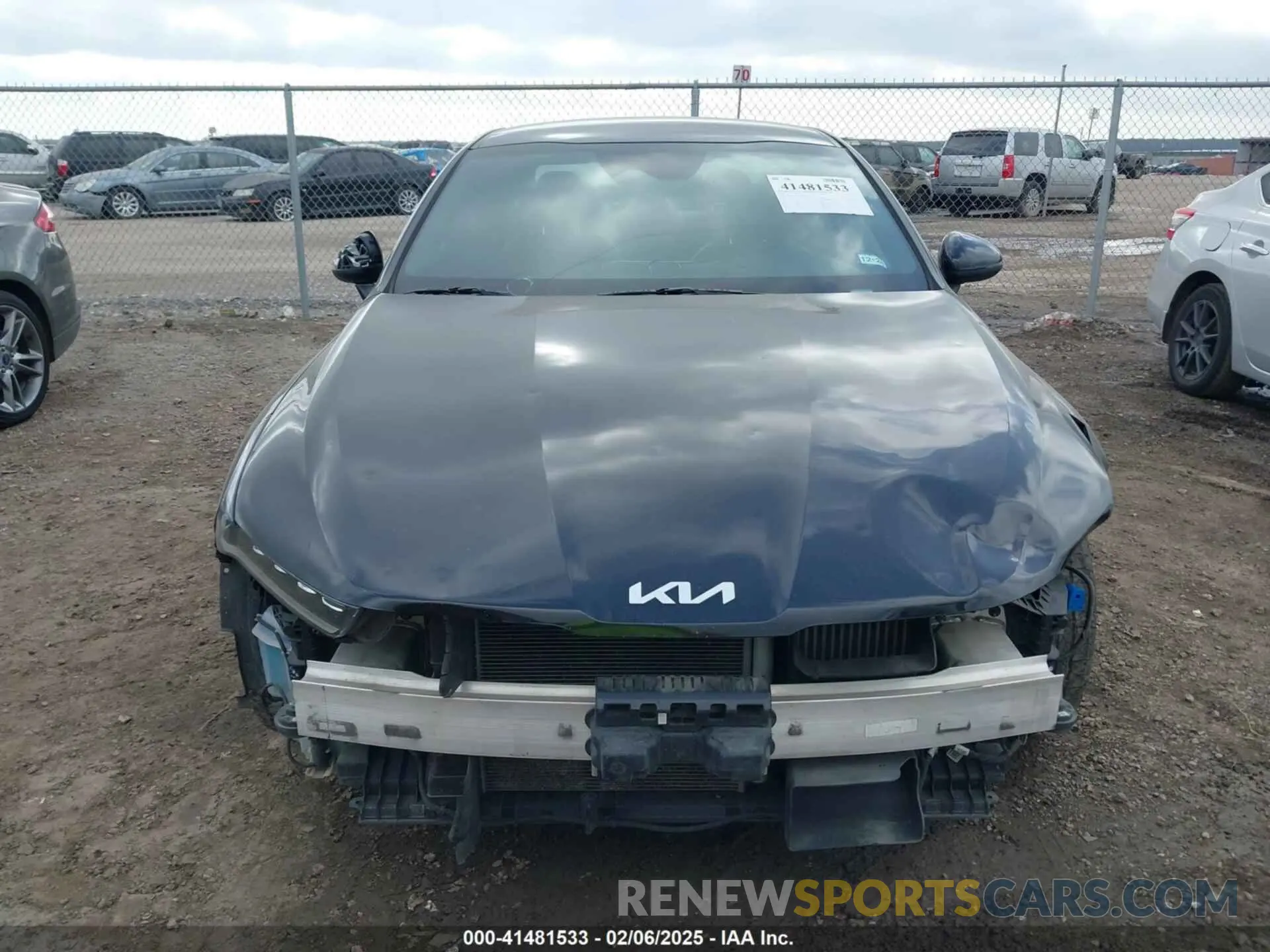 12 Photograph of a damaged car 5XXG64J20NG121427 KIA K5 2022