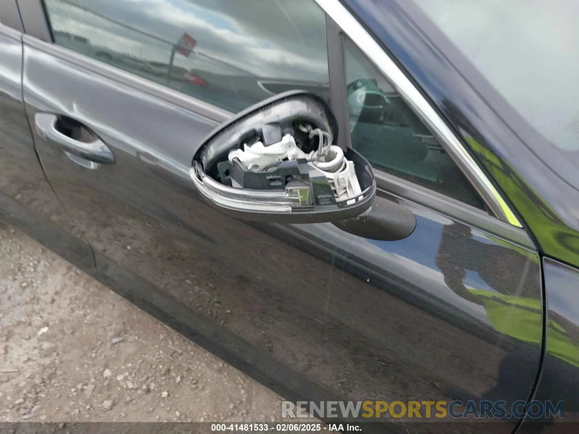 19 Photograph of a damaged car 5XXG64J20NG121427 KIA K5 2022