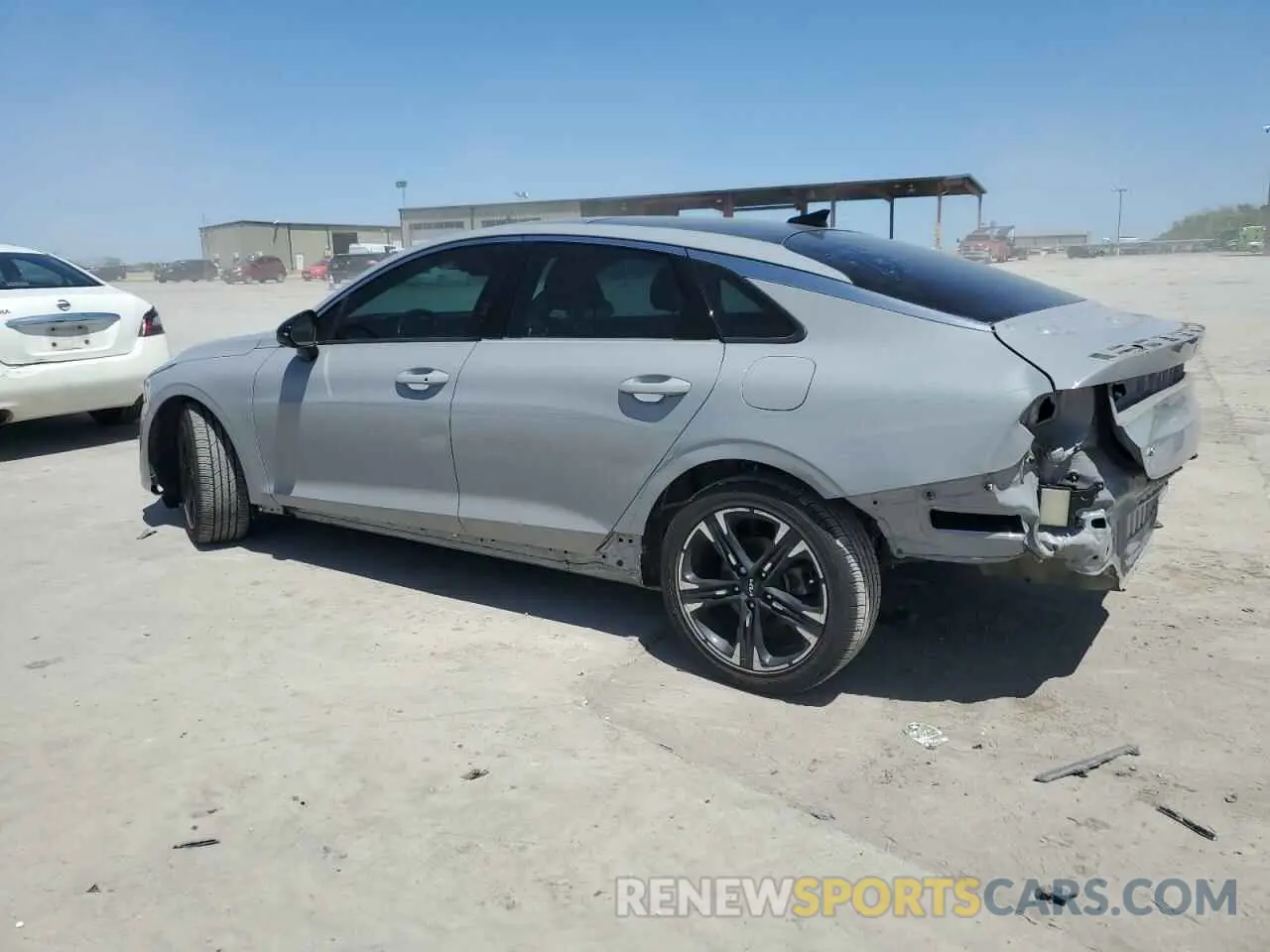 2 Photograph of a damaged car 5XXG64J20NG124358 KIA K5 2022