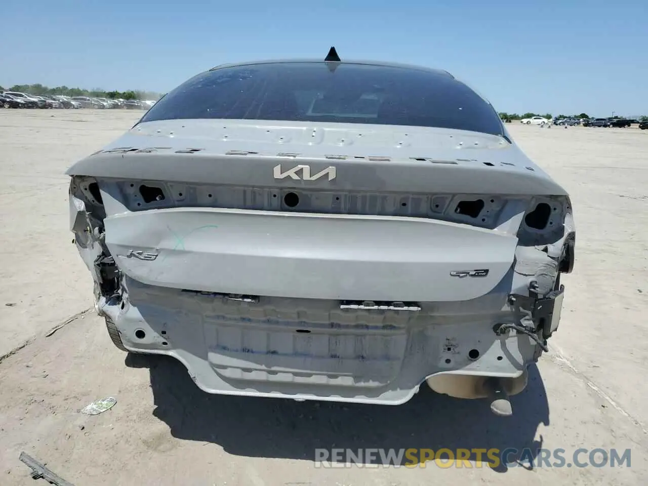 6 Photograph of a damaged car 5XXG64J20NG124358 KIA K5 2022