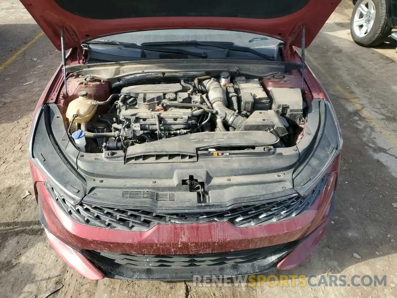 11 Photograph of a damaged car 5XXG64J20NG139104 KIA K5 2022
