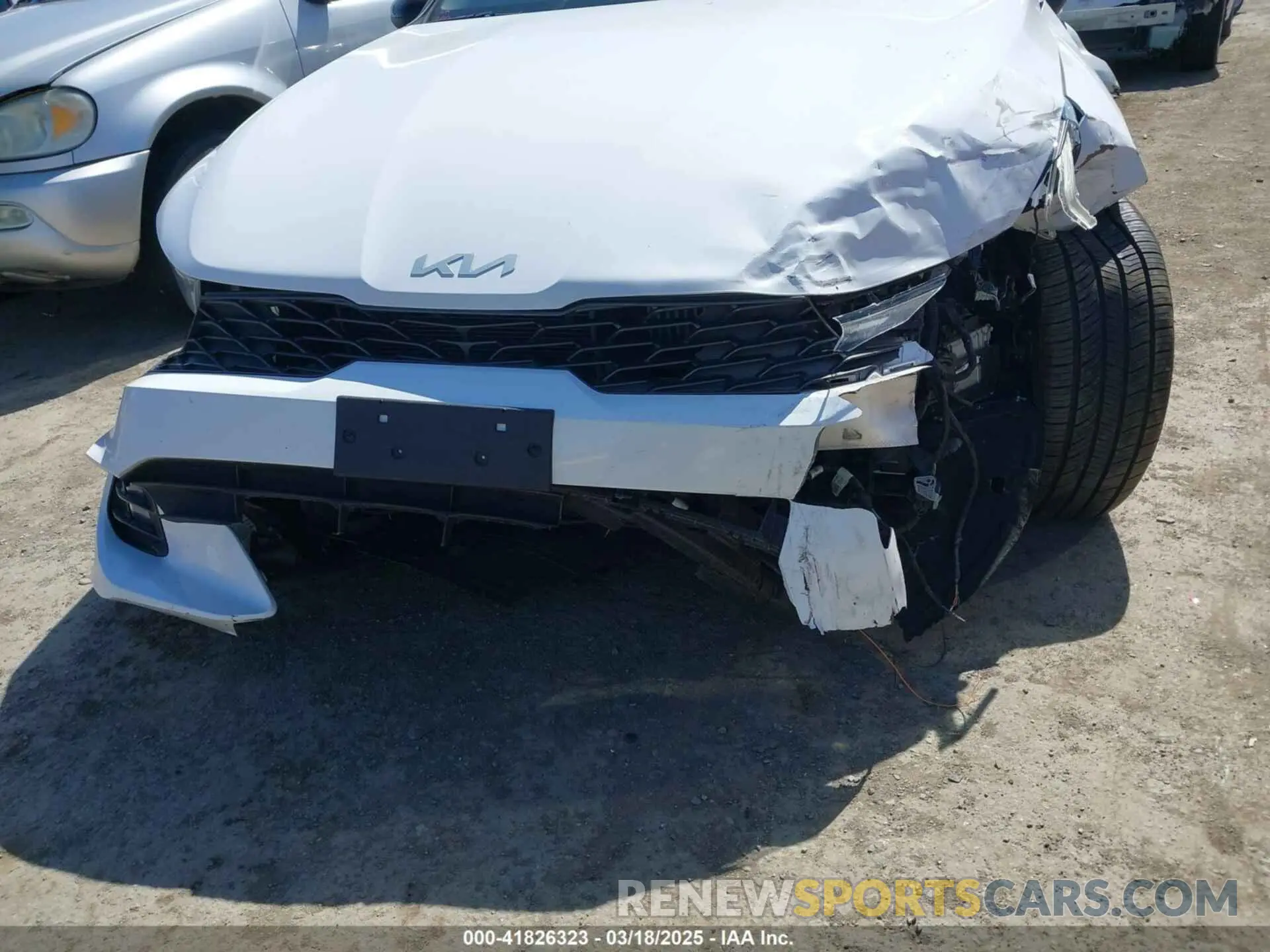 18 Photograph of a damaged car 5XXG64J20NG142973 KIA K5 2022