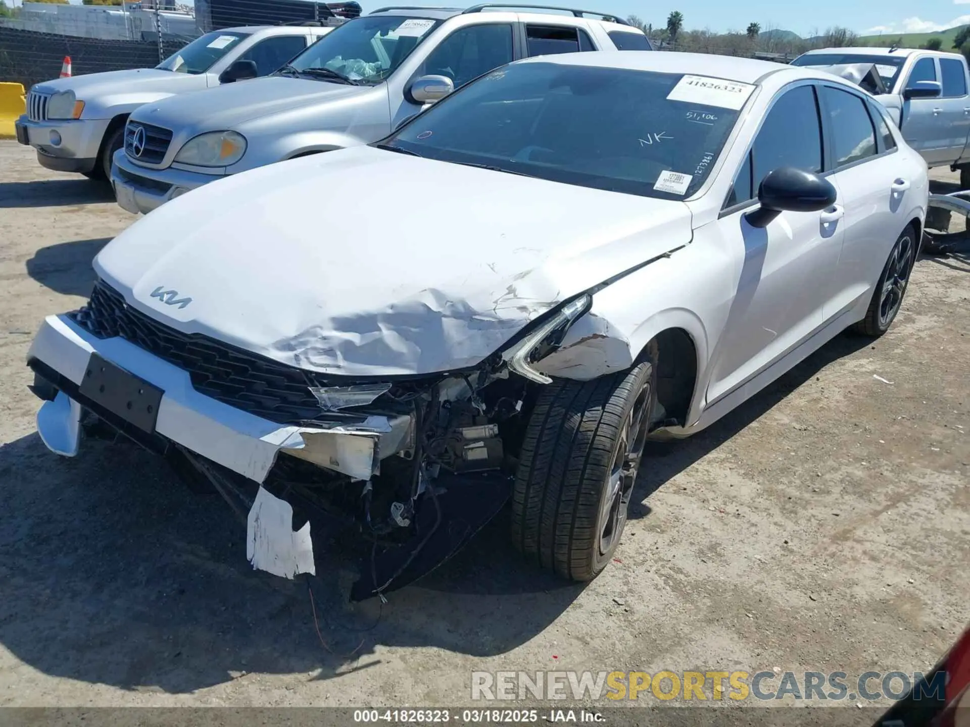 2 Photograph of a damaged car 5XXG64J20NG142973 KIA K5 2022