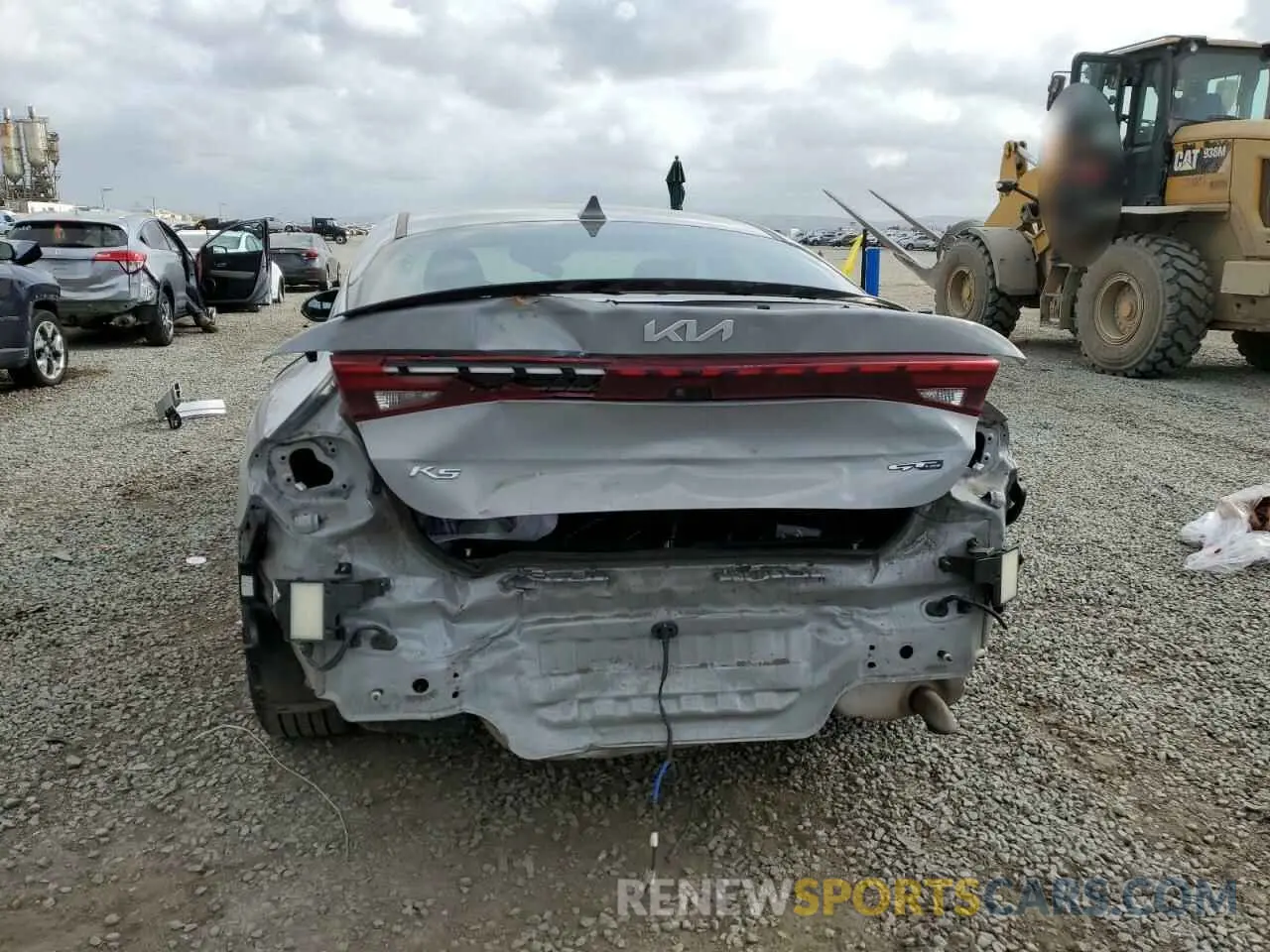 6 Photograph of a damaged car 5XXG64J20NG146487 KIA K5 2022