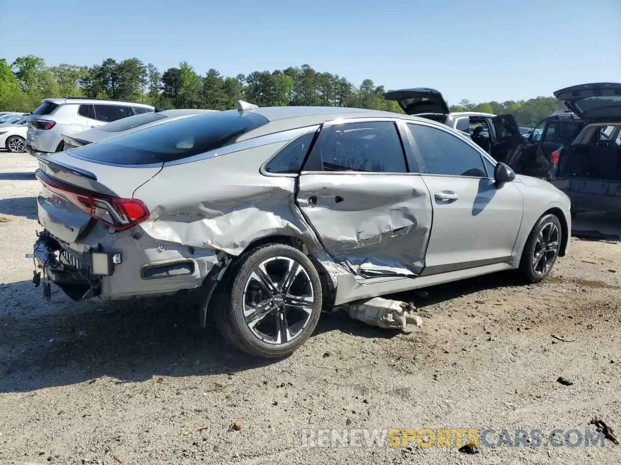 3 Photograph of a damaged car 5XXG64J20NG146554 KIA K5 2022